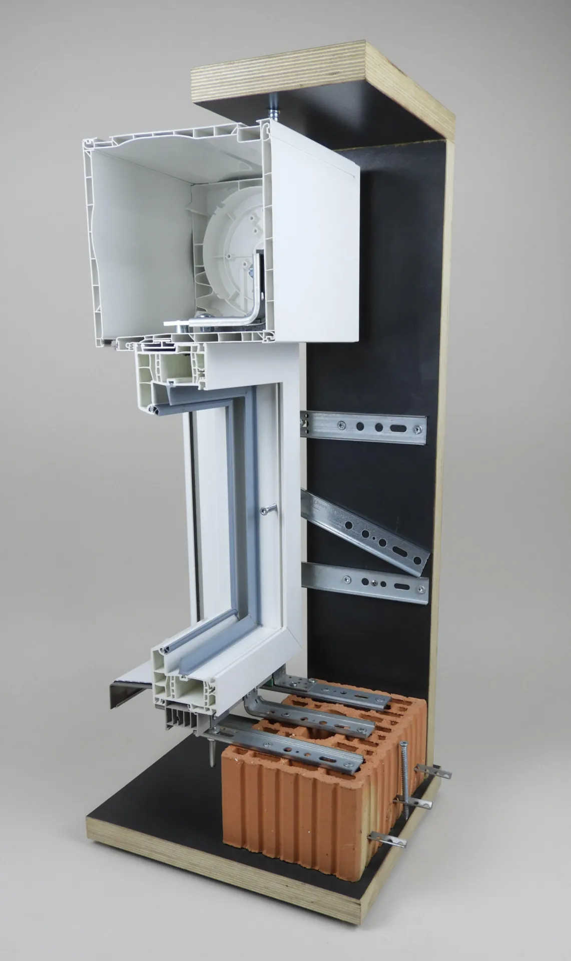 CHÂSSIS ÉCHANTILLON KNELSEN AVEC CAISSON DE VOLET ROULANT