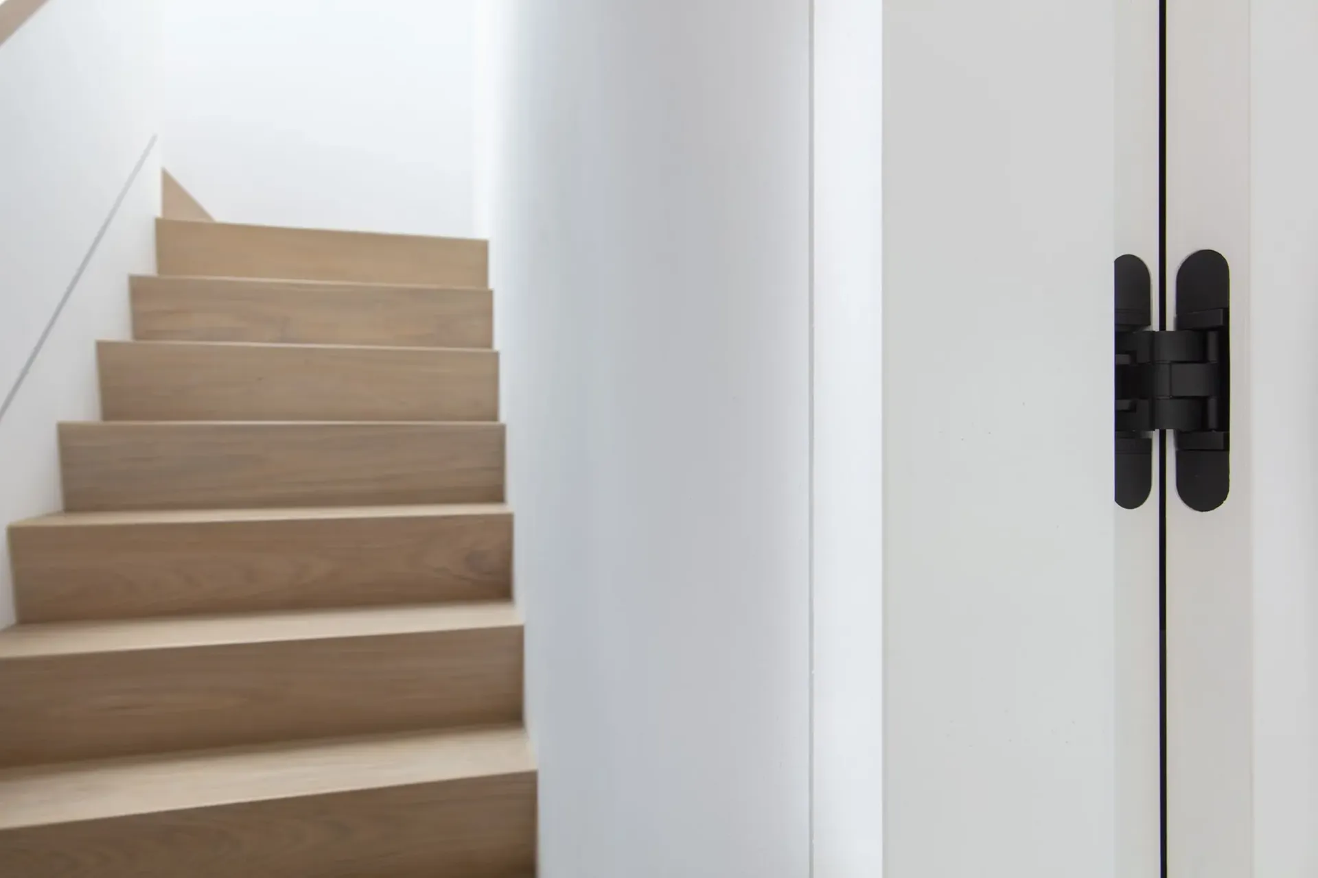 Onzichtbaar scharnier Invisible Neo S5 tot 80kg LS/RS pekzwart Onzichtbaar scharnier Invisible Neo S5 tot 80kg LS/RS pekzwart