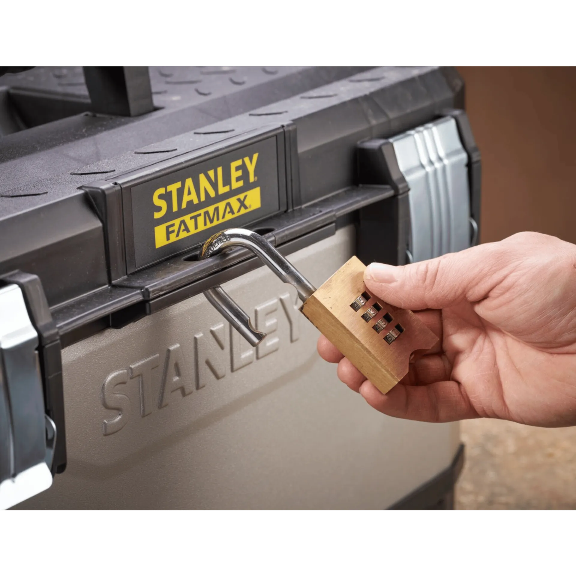 Fatmax mp 23" gereedschapskoffer - 58.4 x 29.3 x 29.5 cm 1-95-616 Fatmax mp 23" gereedschapskoffer - 58.4 x 29.3 x 29.5 cm 1-95-616