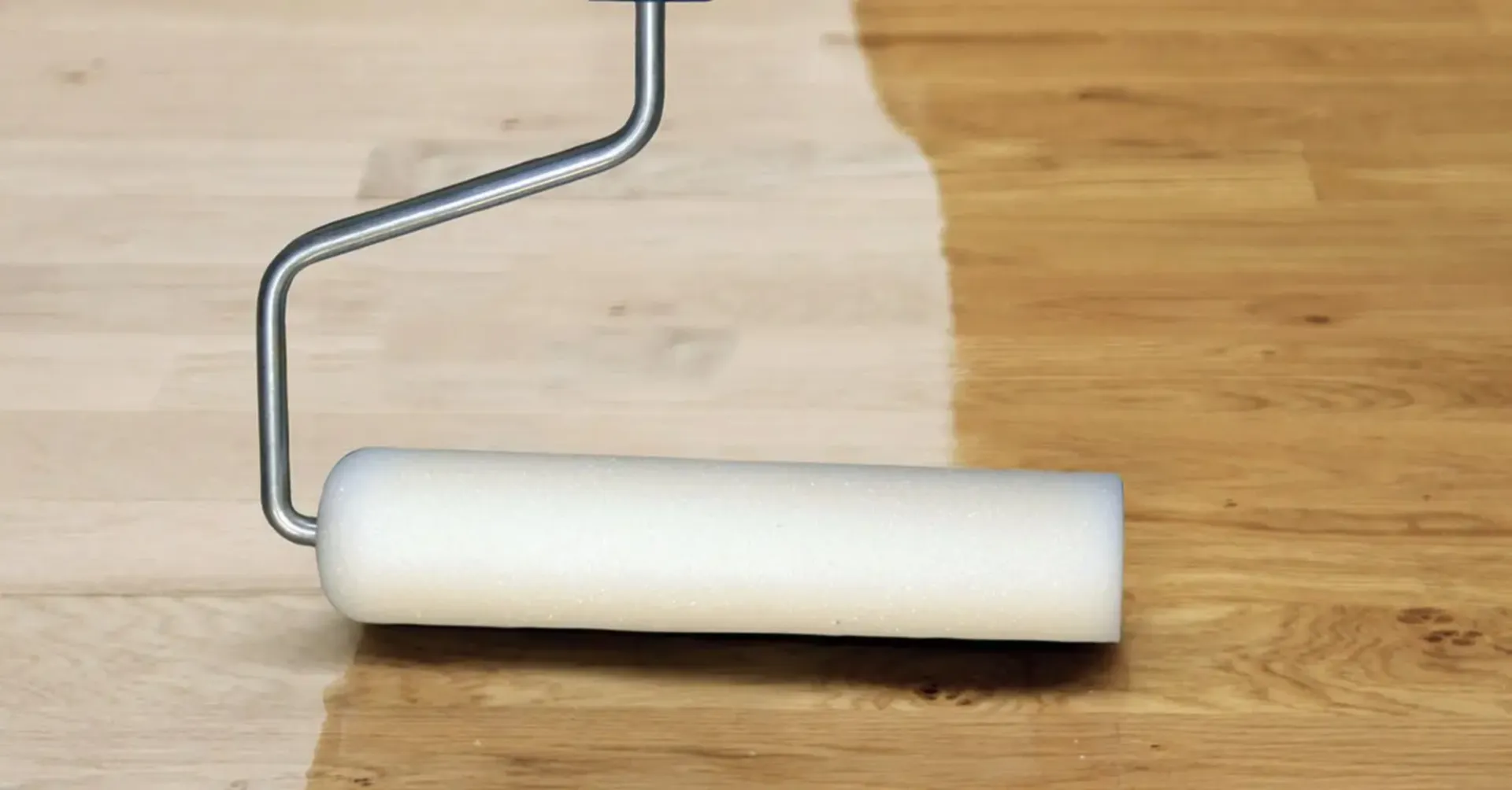 Rouleau à laquer avec manche Ø 15 x 110 mm en mousse Rouleau à laquer avec manche Ø 15 x 110 mm en mousse