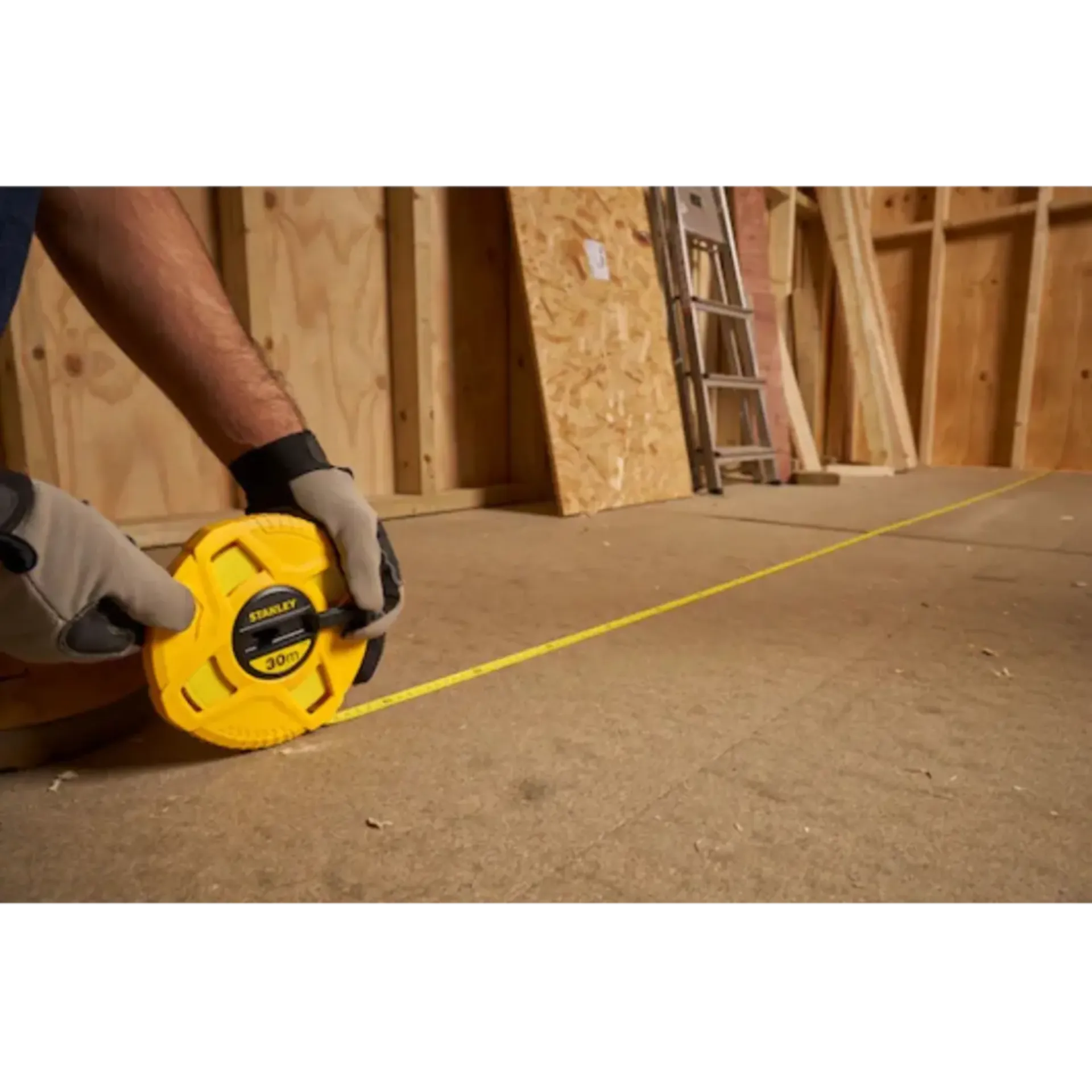 Ruban de mesure en fibre de verre 30 m dans un boîtier fermé Ruban de mesure en fibre de verre 30 m dans un boîtier fermé