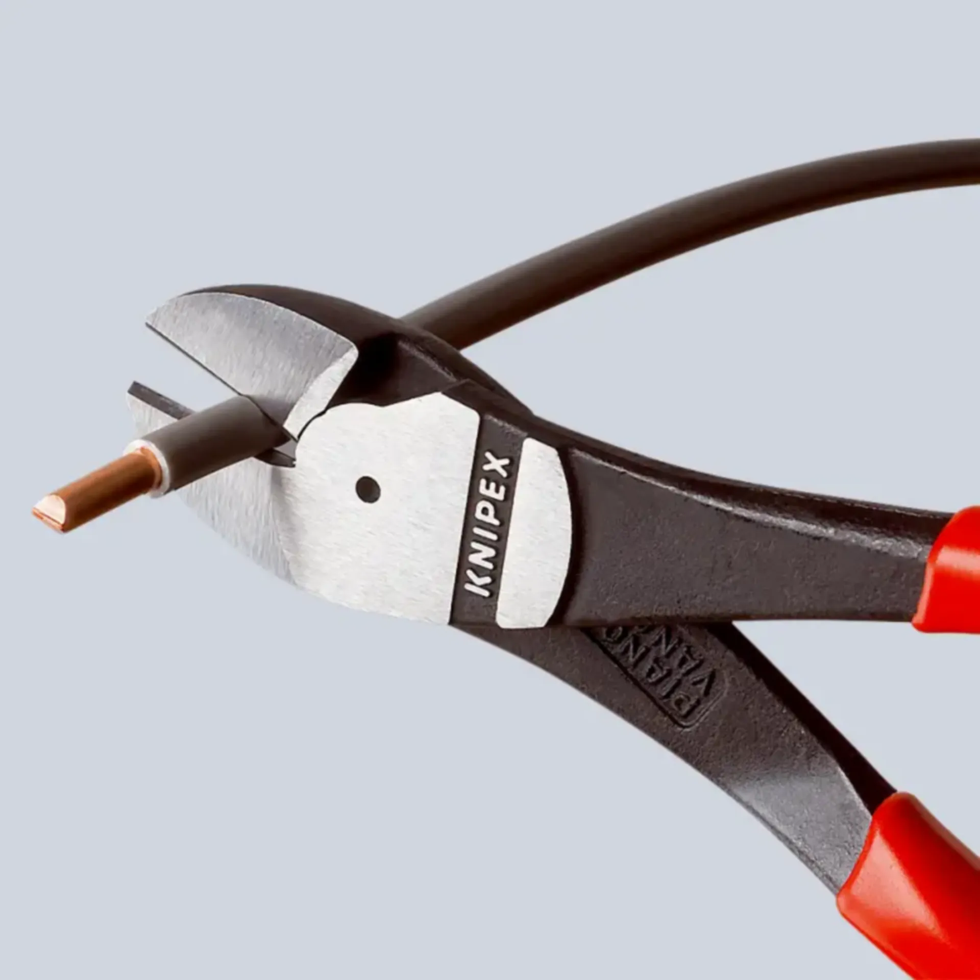 Pince coupante de force 7402 avec manche en PVC 180mm