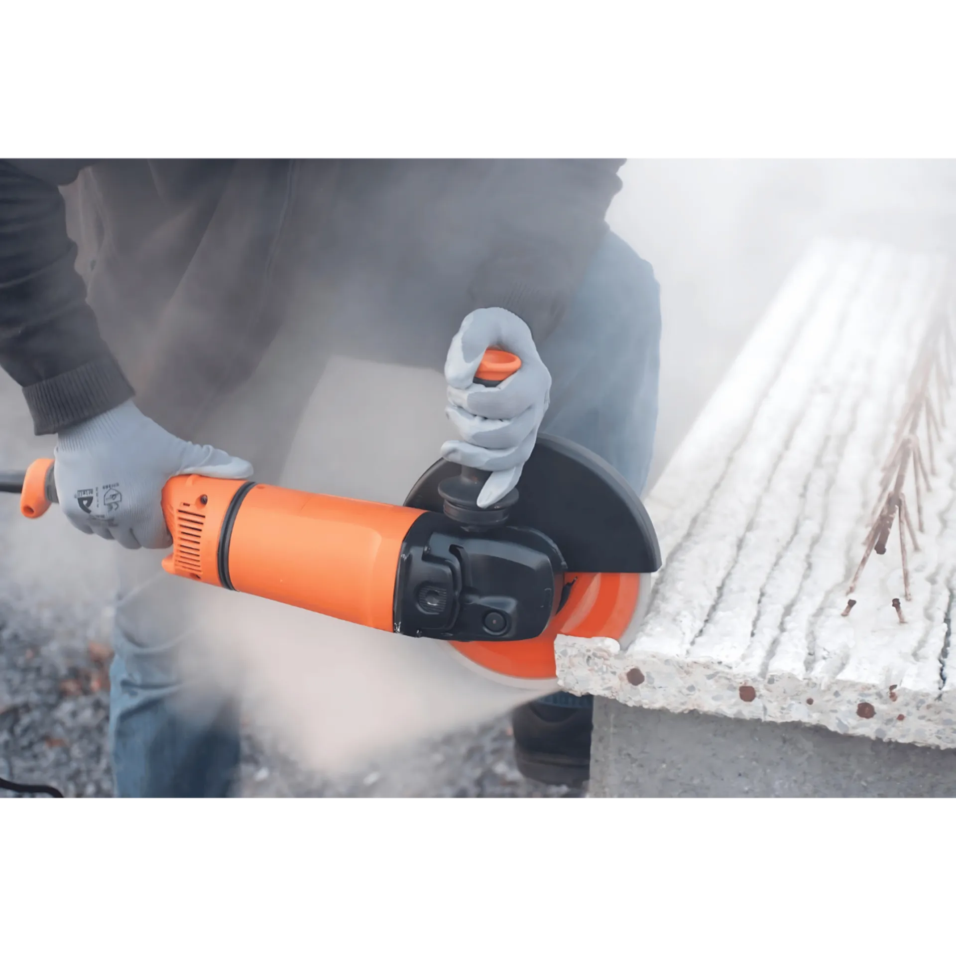 Haakse slijper AGP 230AV (2400W – ø 230 mm) Haakse slijper AGP 230AV (2400W – ø 230 mm)