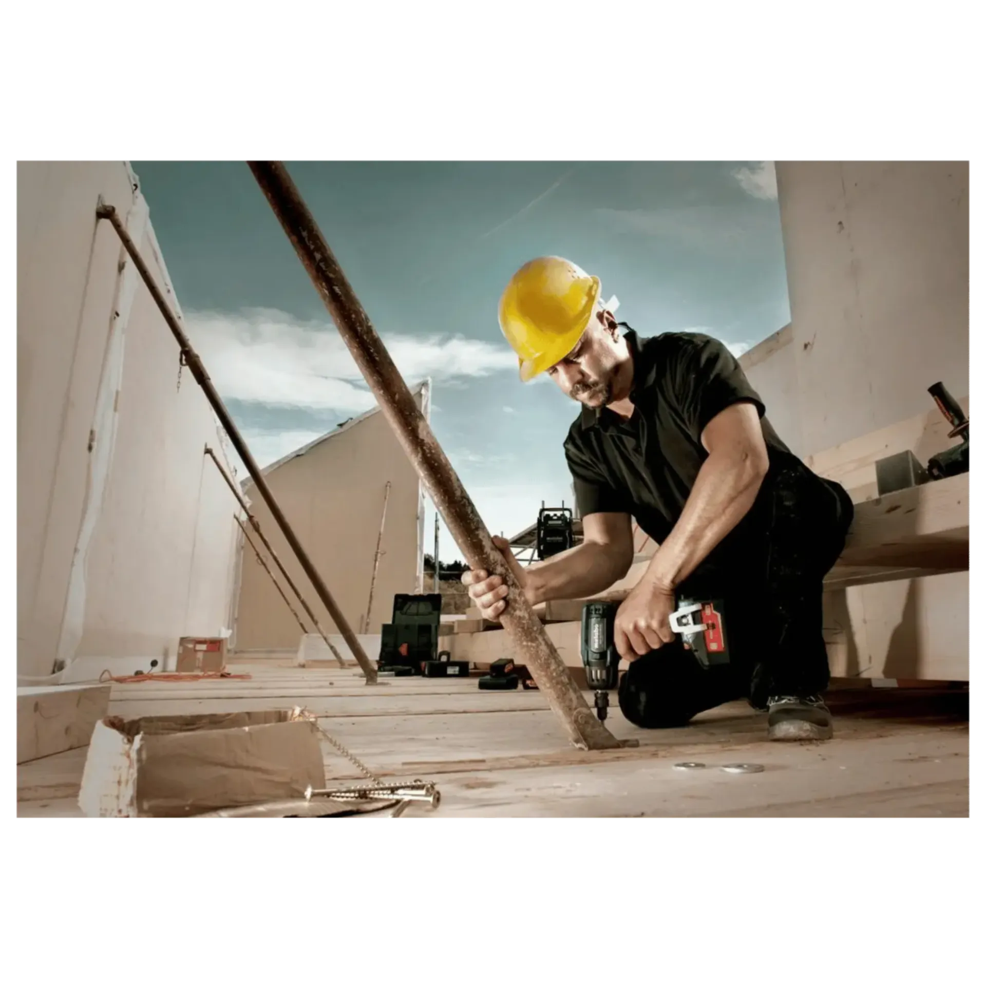 Clé à chocs sans fil SSW 18 LTX 400 BL (18V – livré sans batterie - coffret) Clé à chocs sans fil SSW 18 LTX 400 BL (18V – livré sans batterie - coffret)