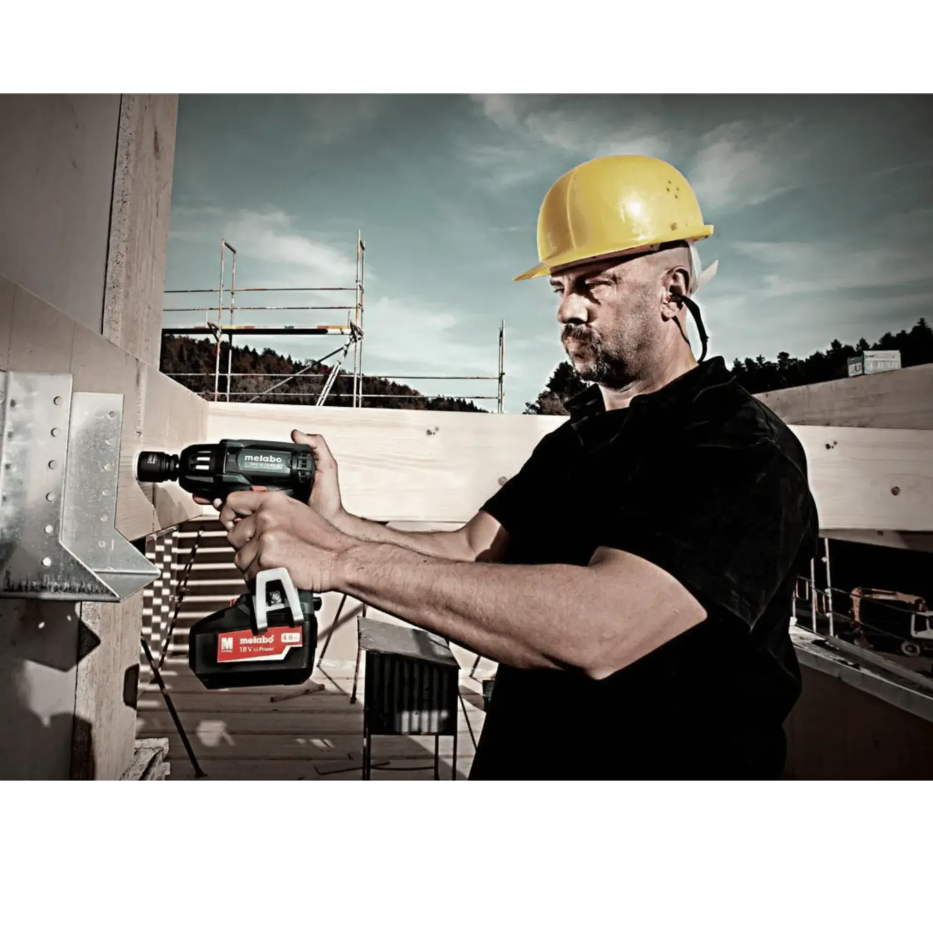 Clé à chocs sans fil SSW 18 LTX 400 BL (18V – livré sans batterie - coffret) Clé à chocs sans fil SSW 18 LTX 400 BL (18V – livré sans batterie - coffret)