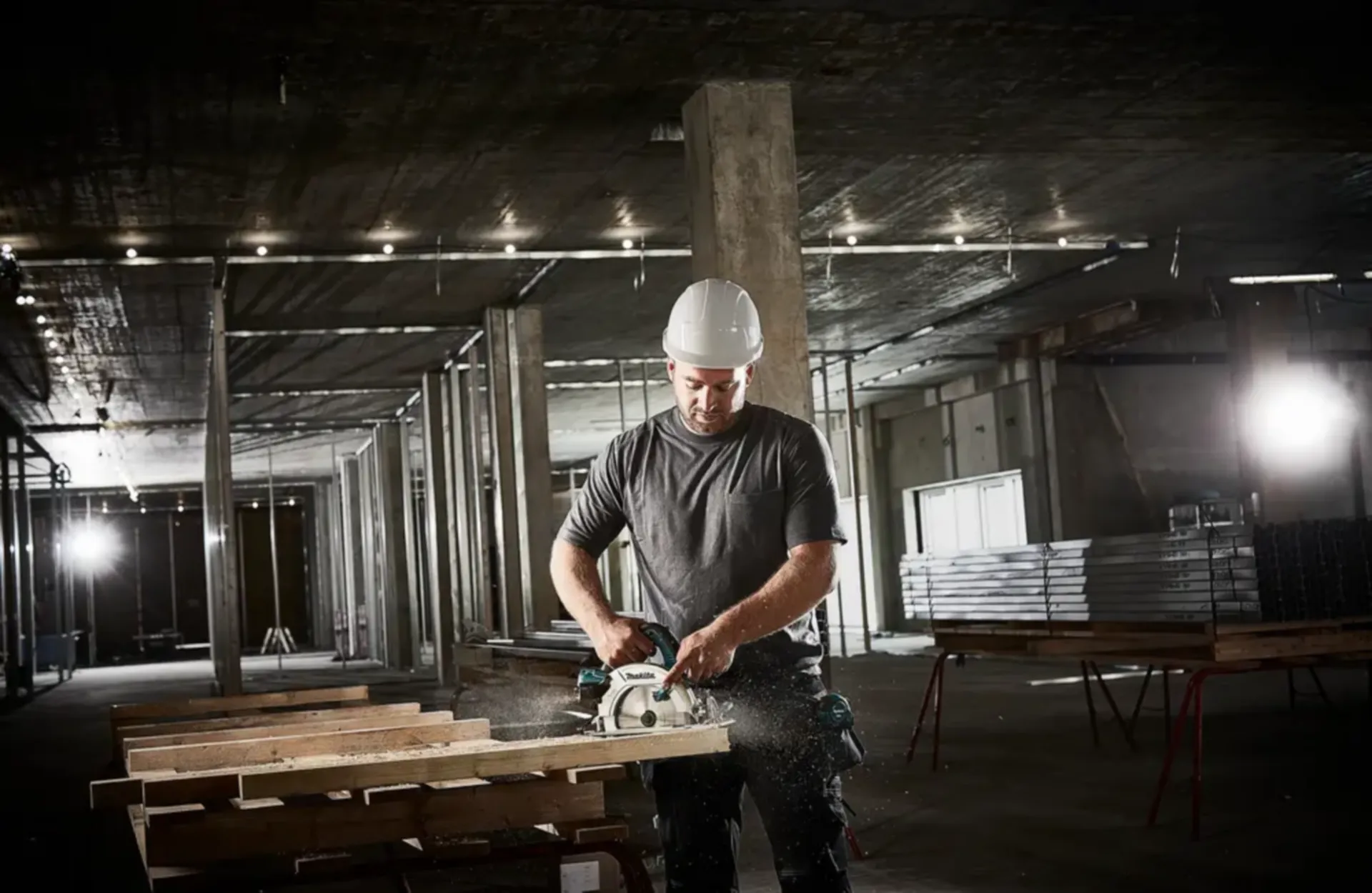 Accu Cirkelzaag DHS710PT2J (2 x 18V - 2 x 5Ah Li-ion - Ø190 mm) Accu Cirkelzaag DHS710PT2J (2 x 18V - 2 x 5Ah Li-ion - Ø190 mm)