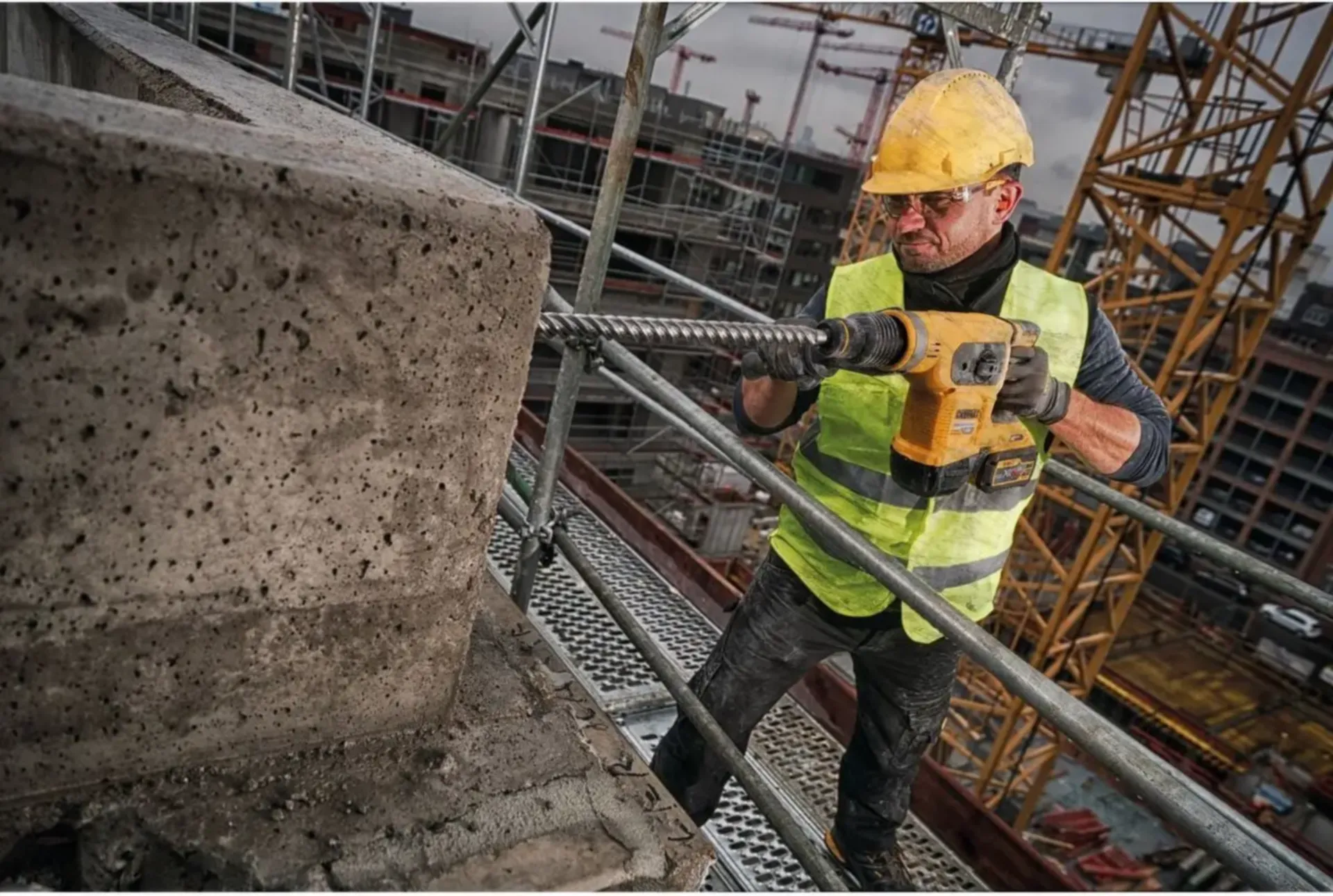 Accuboor- en breekhamer (54 V - 2 x 9 Ah Li-ion - 6 J) Accuboor- en breekhamer (54 V - 2 x 9 Ah Li-ion - 6 J)