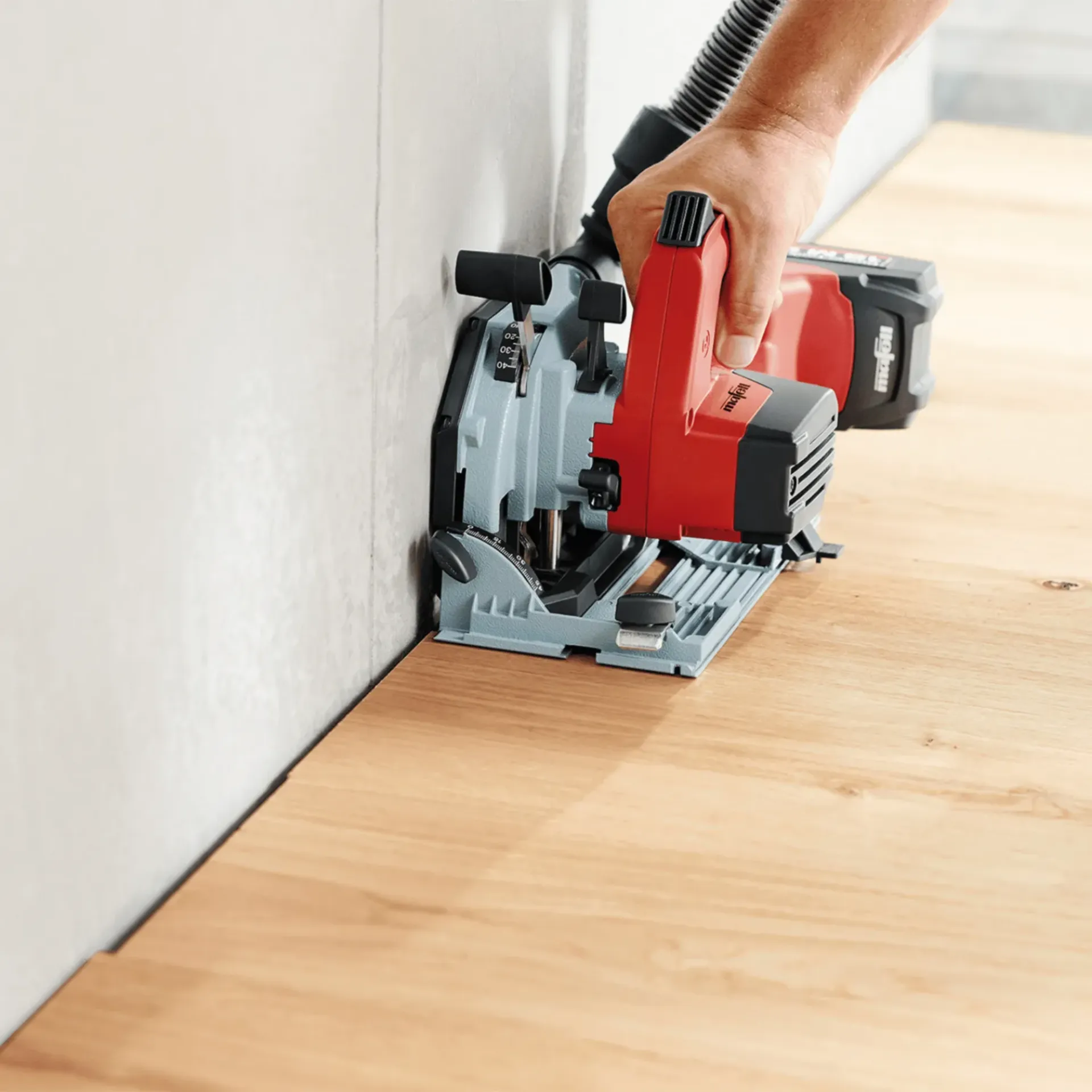 Scie circulaire à batterie KSS 40 18M (18 V - 2 X 5.2 Ah Li-ion) + rail Scie circulaire à batterie KSS 40 18M (18 V - 2 X 5.2 Ah Li-ion) + rail