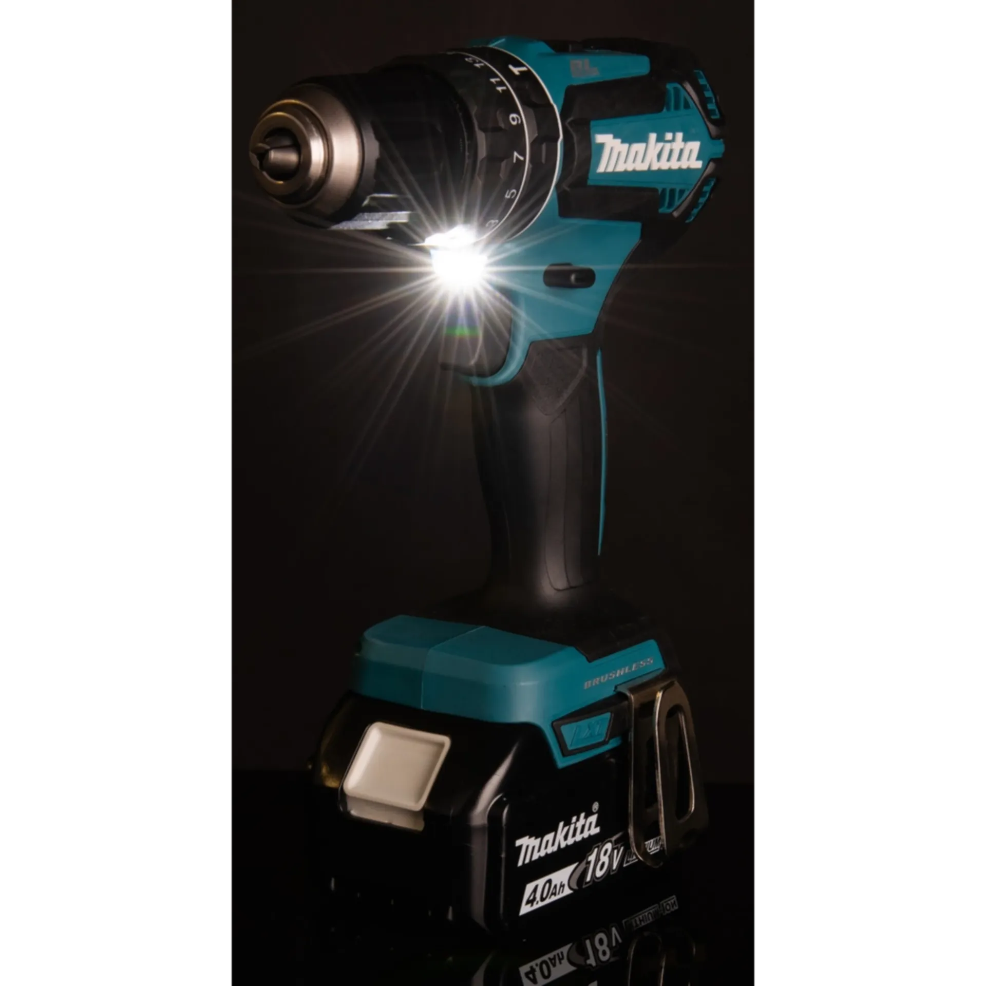 Perceuse-visseuse à percussion sans fil DHP485RFJ (18V - 2 x 3 Ah Li-ion)