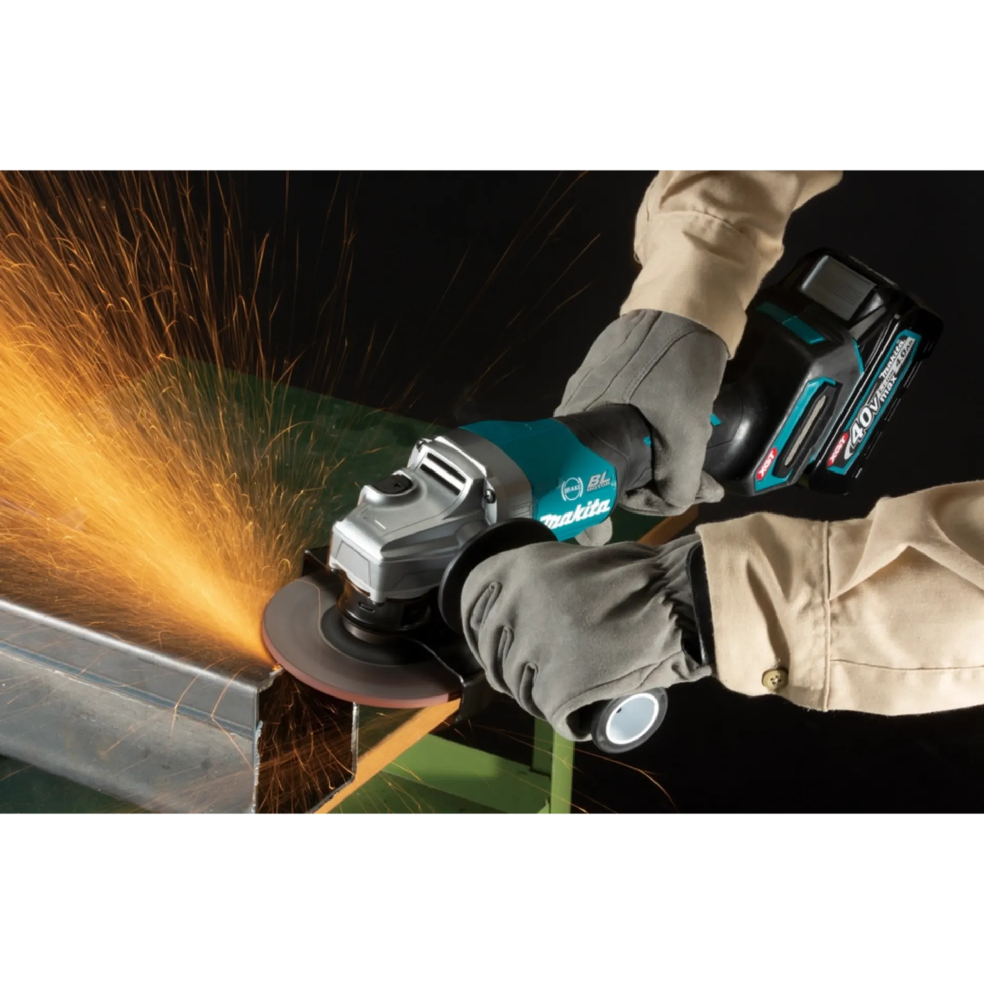 Meuleuse d'angle à Batterie GA013M201 (40V - 2 x 4 Ah Li-ion) Meuleuse d'angle à Batterie GA013M201 (40V - 2 x 4 Ah Li-ion)