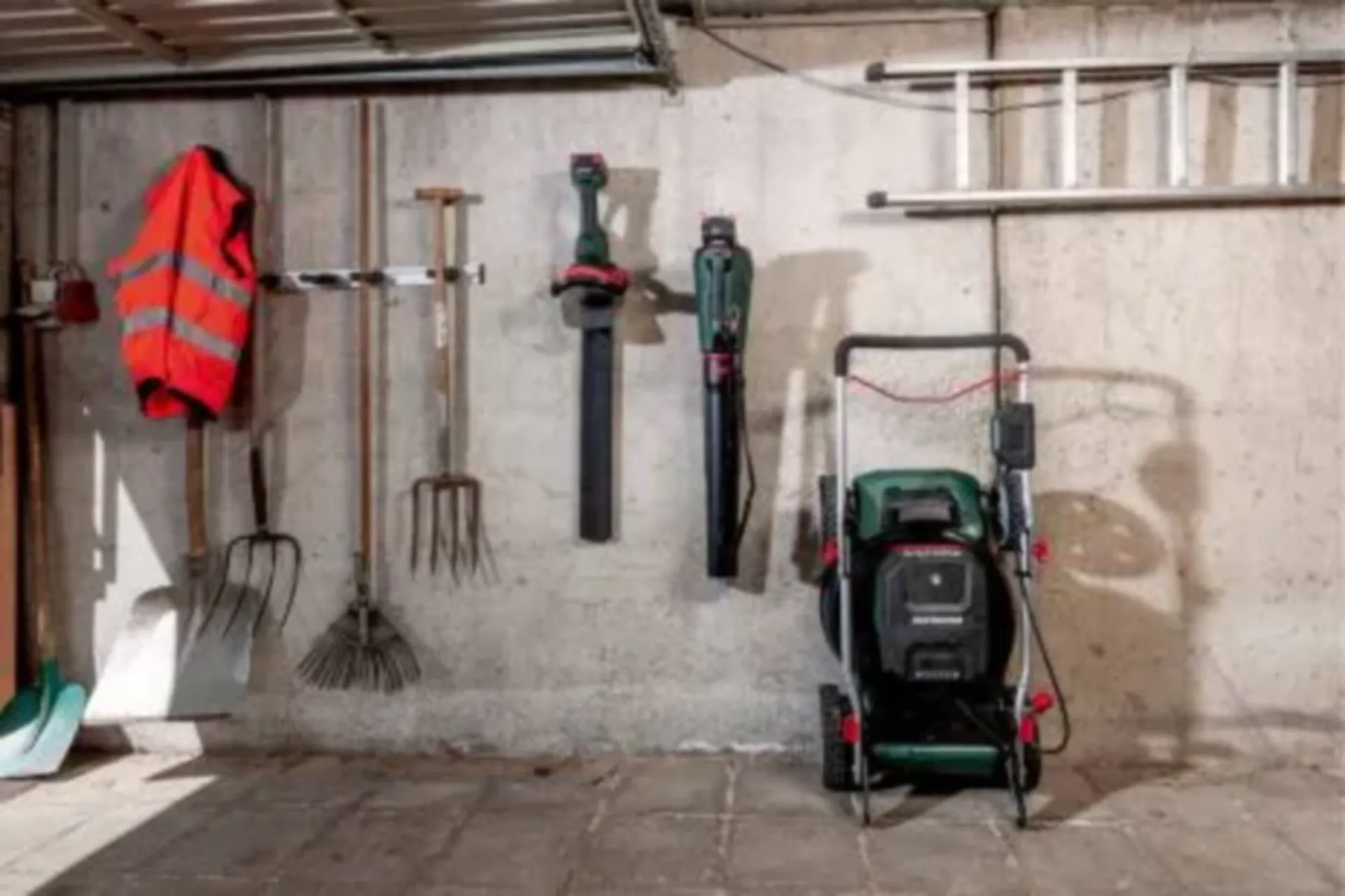RM 36-18 LTX BL 46 accu grasmaaier 36V (46 cm maaibreedte) RM 36-18 LTX BL 46 accu grasmaaier 36V (46 cm maaibreedte)