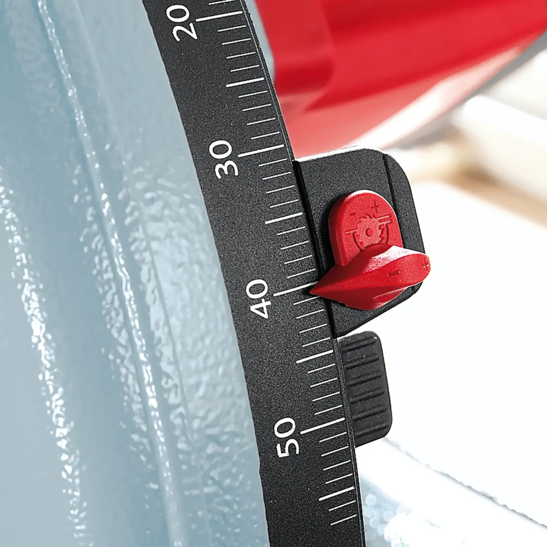 Invalcirkelzaag MT 55 CC (1400 W - Ø 162 x 20 mm) Invalcirkelzaag MT 55 CC (1400 W - Ø 162 x 20 mm)