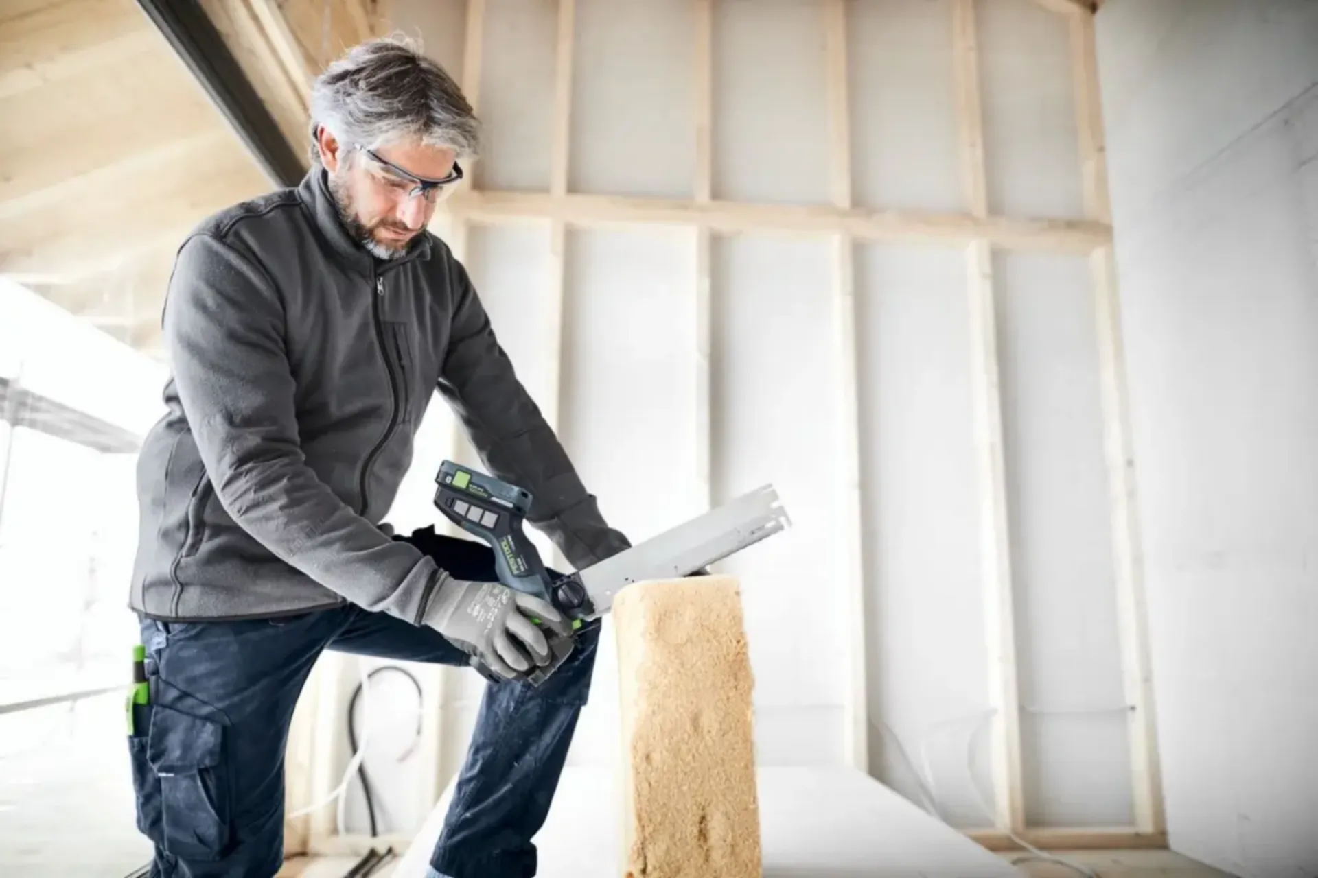 Scie à isolant sans fil ISC 240 EB BASIC (18V - 1 x 4 Ah Li - livré sans chargeur) Scie à isolant sans fil ISC 240 EB BASIC (18V - 1 x 4 Ah Li - livré sans chargeur)