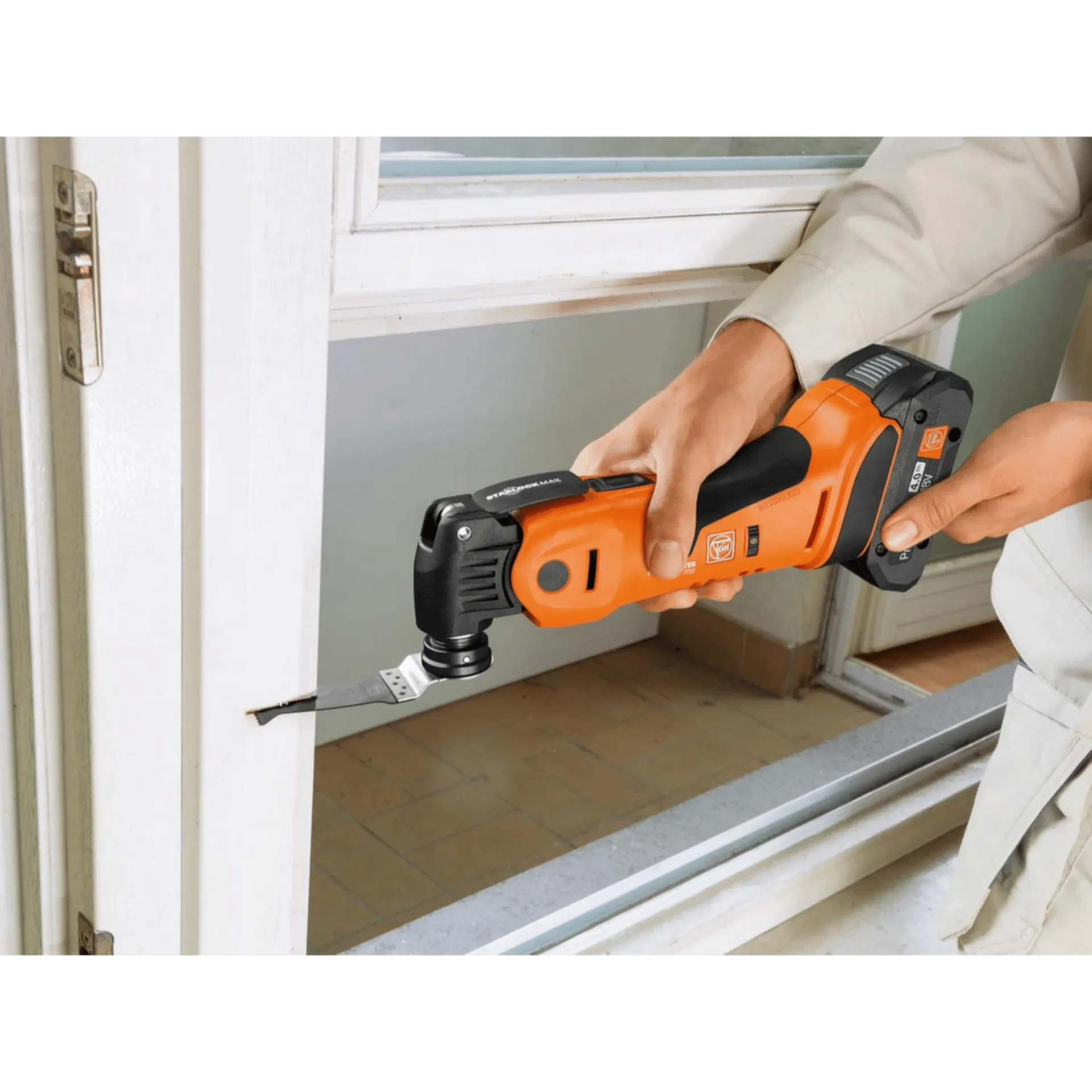 Outil multifonction à batterie multimaster AMM 700 Max Top (18V - 2 X 4 Ah Li-ion) Outil multifonction à batterie multimaster AMM 700 Max Top (18V - 2 X 4 Ah Li-ion)