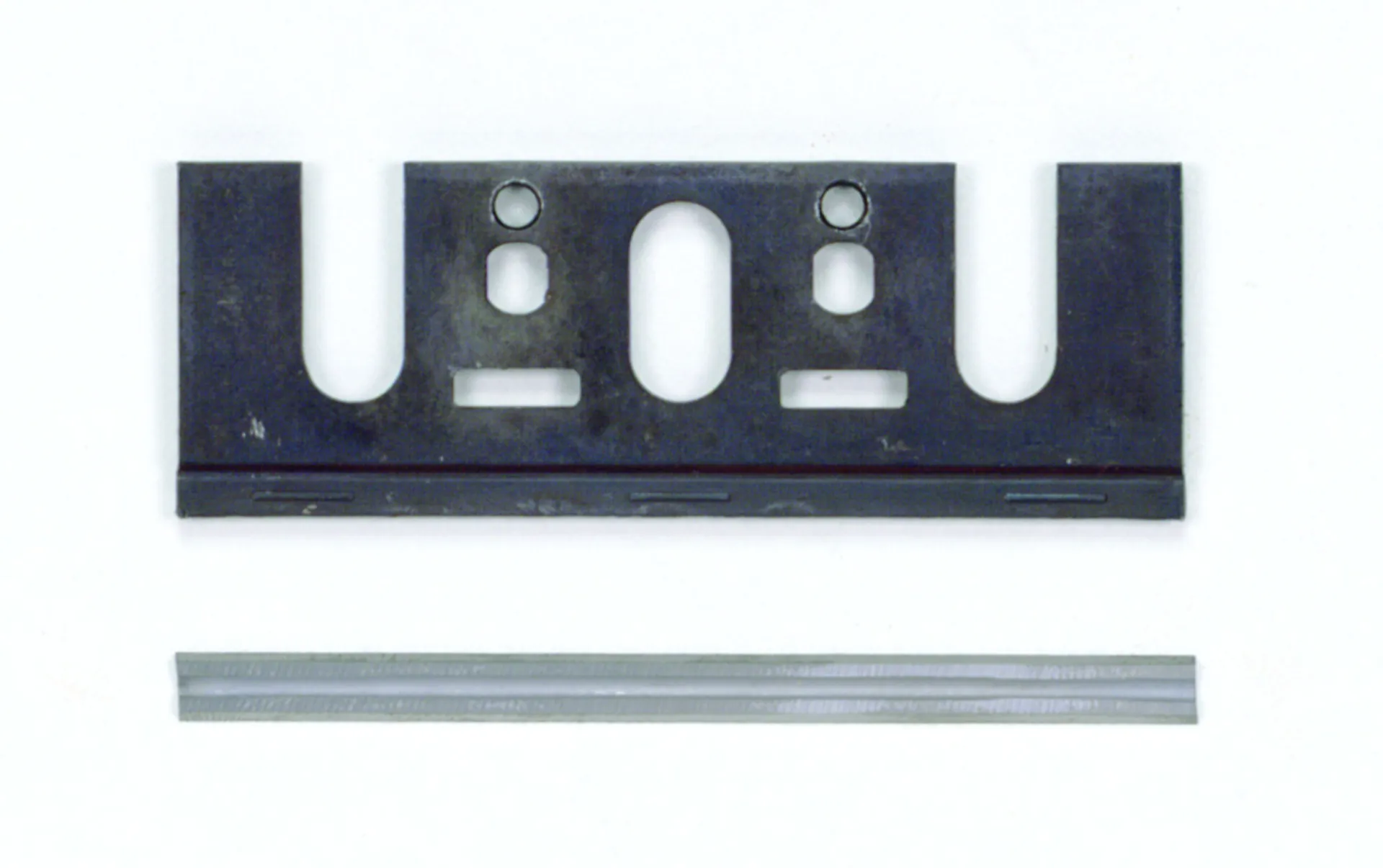 2 LAMES HM  82L - 750472
