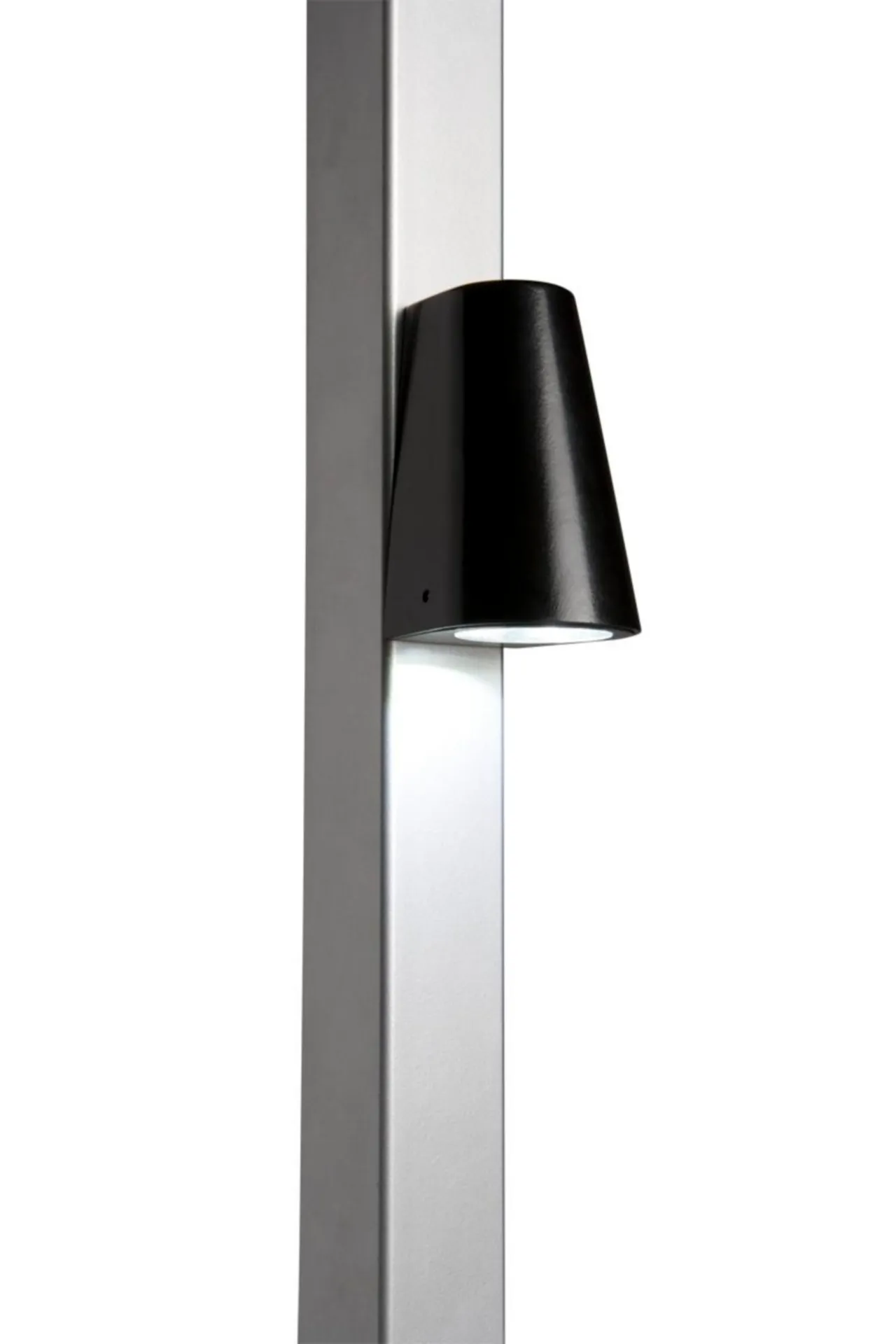 DESIGN LED VOOR PAALMONTAGE TRICONE ZWART(RAL9005)