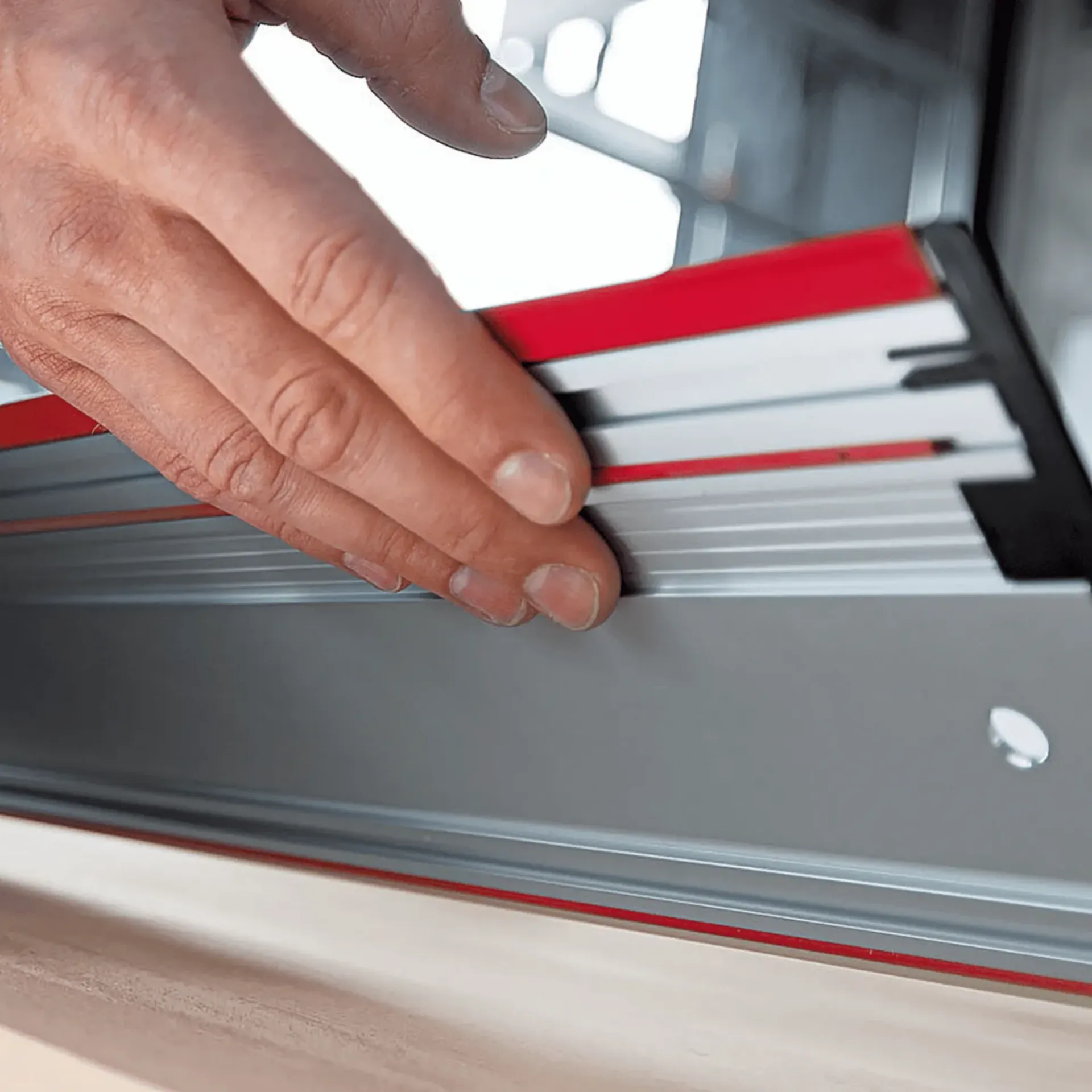 Geleidingsrail F 160 - 1,6 meter Geleidingsrail F 160 - 1,6 meter