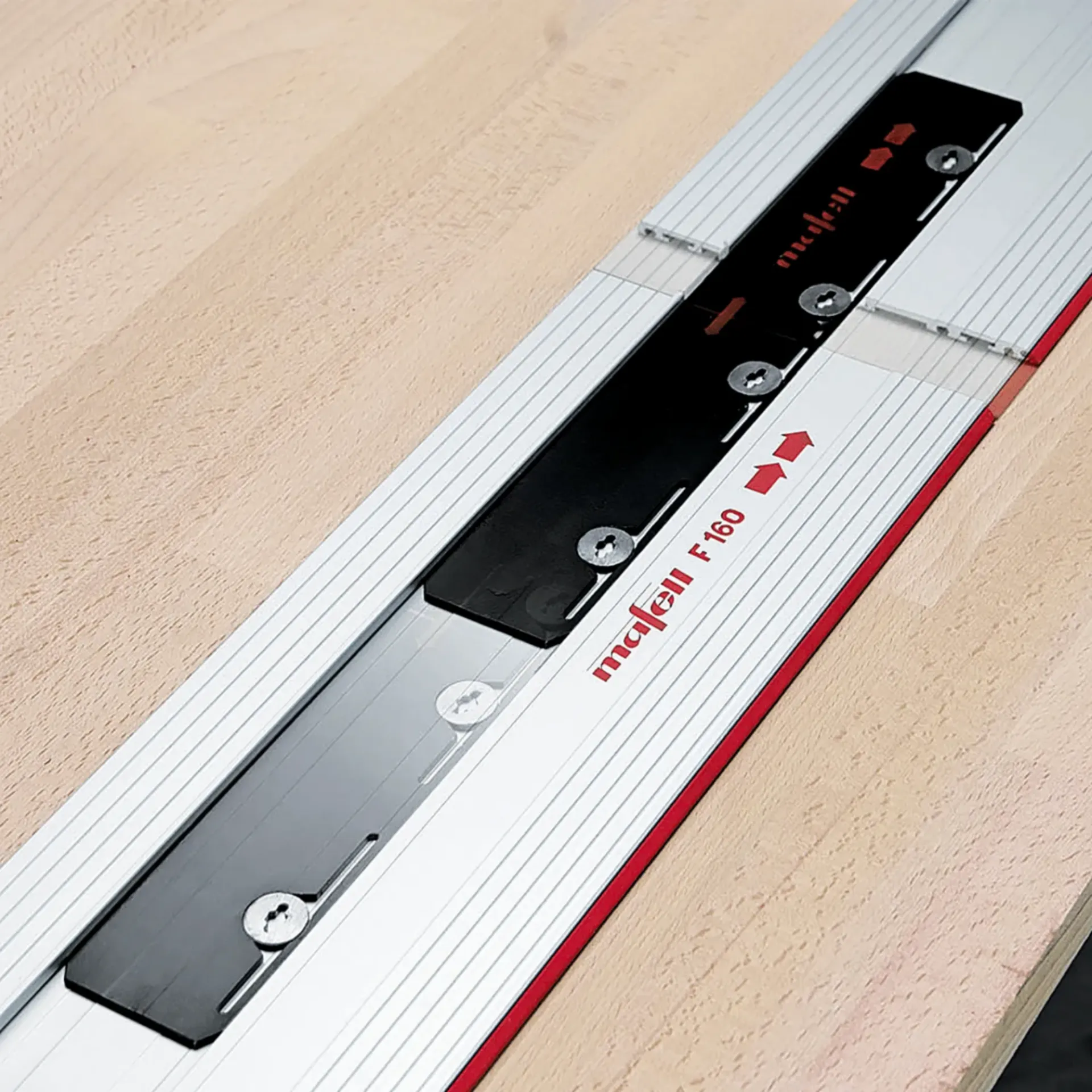 Geleidingsrail F 160 - 1,6 meter Geleidingsrail F 160 - 1,6 meter