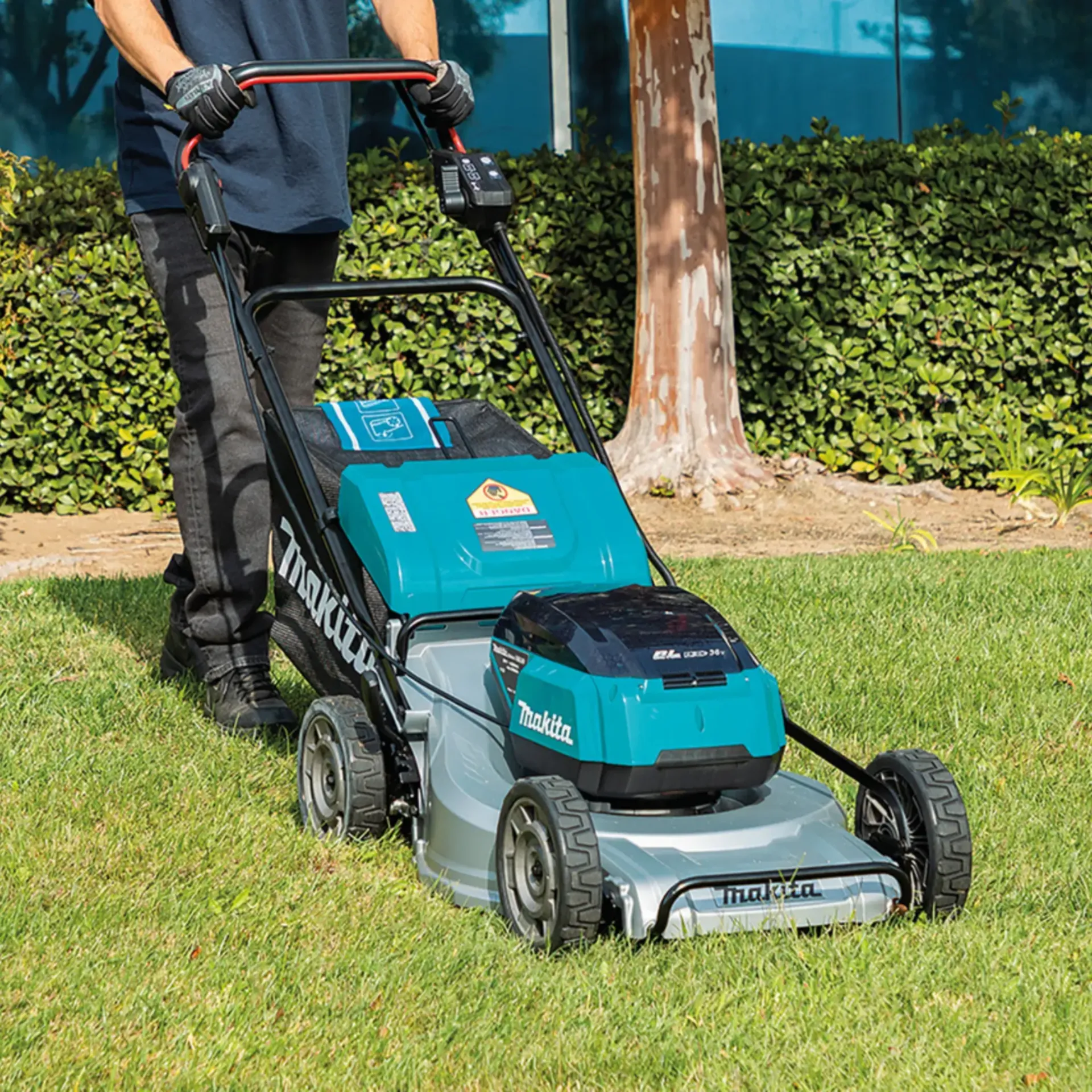 Tondeuse à gazon sans fil 2 x 18 V - sans batterie - 530 mm - DLM533Z