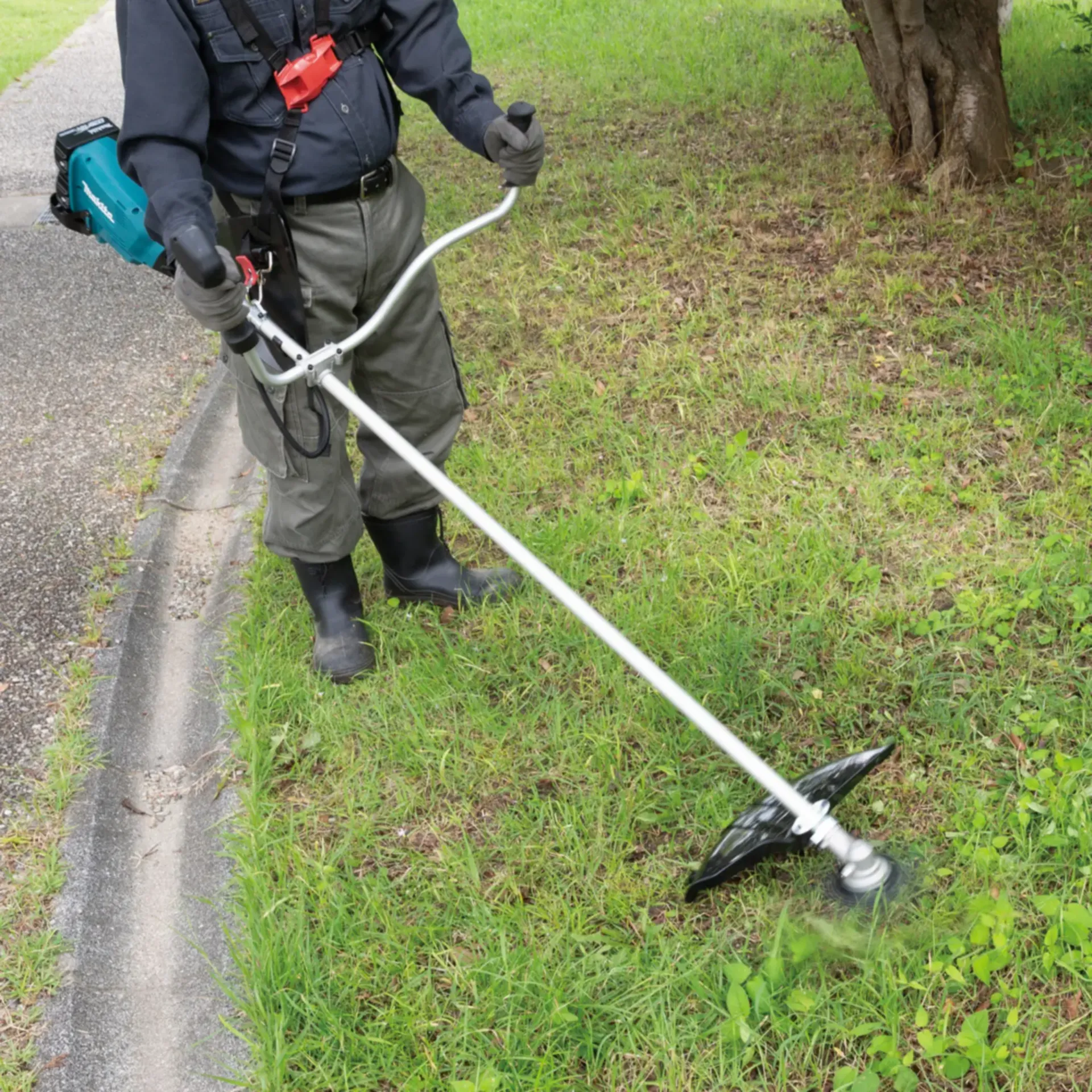 Coupe-herbe sans fil 2x18V sans batterie/chargeur - DUR369AZ
