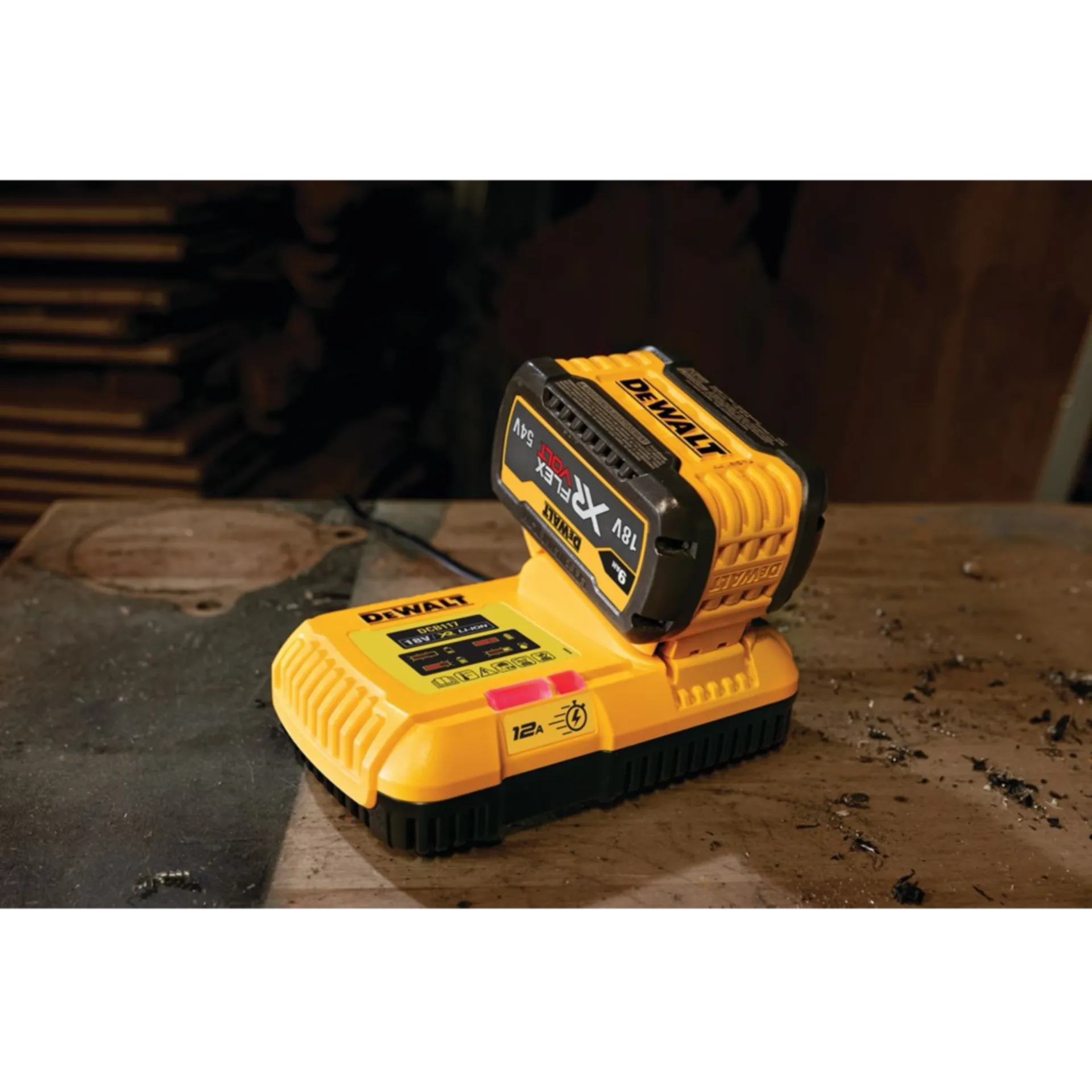 Chargeur DCB117 (18-54V) Chargeur DCB117 (18-54V)