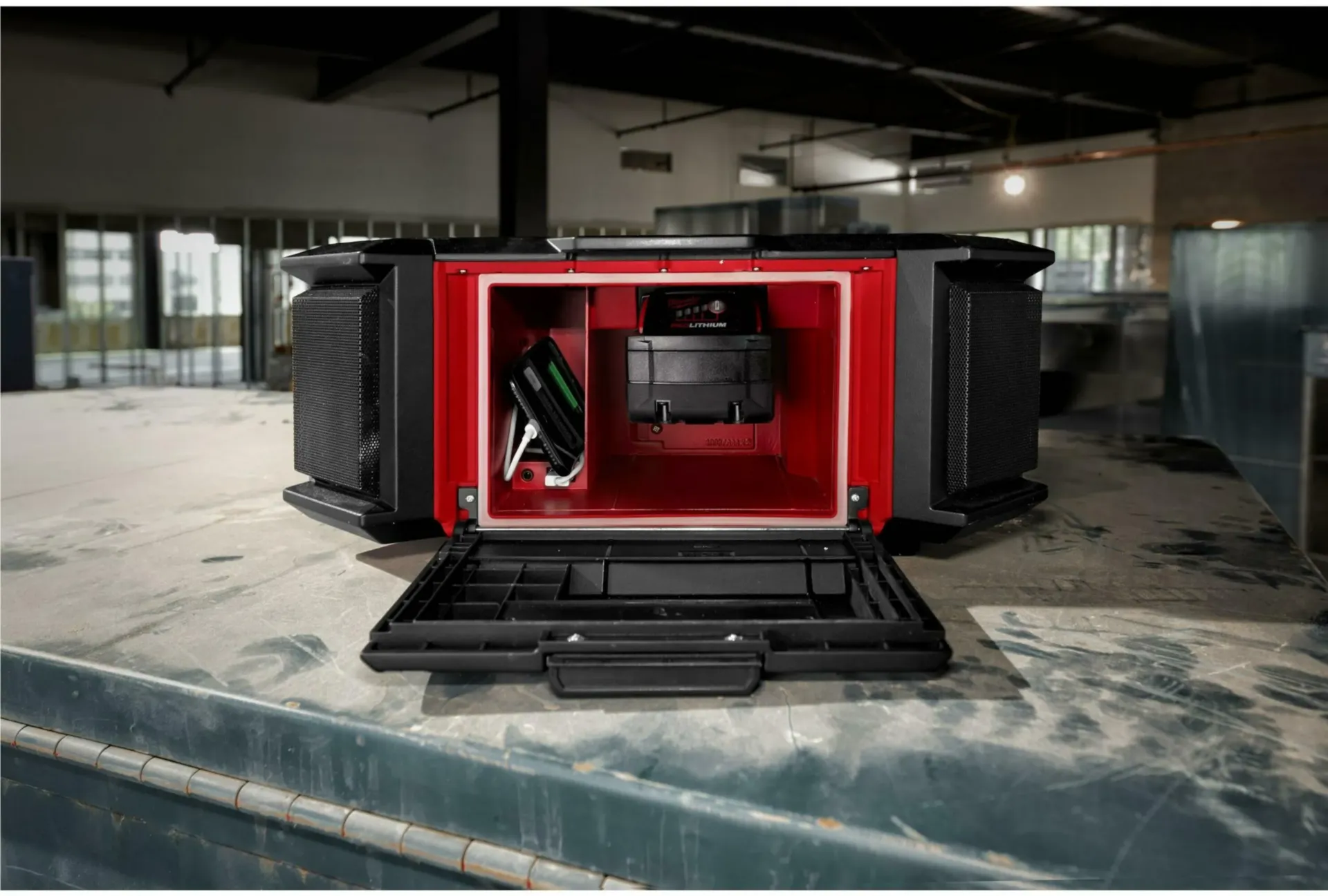 4933472112 Radio + chargeur M18 Packout