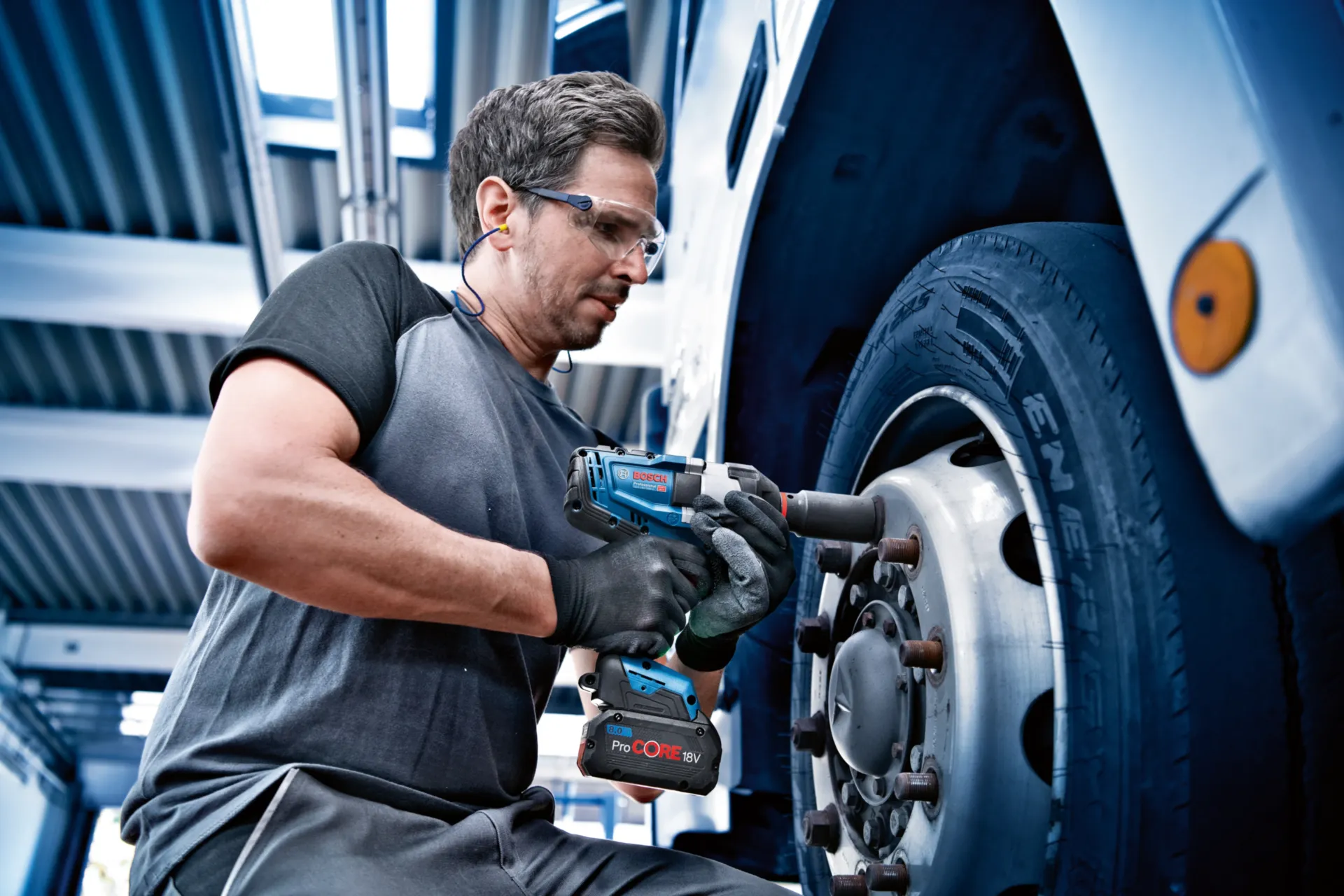 Accu slagmoeraanzetter GDS 18V-1000 C in koffer (geleverd zonder accu en lader) Accu slagmoeraanzetter GDS 18V-1000 C in koffer (geleverd zonder accu en lader)