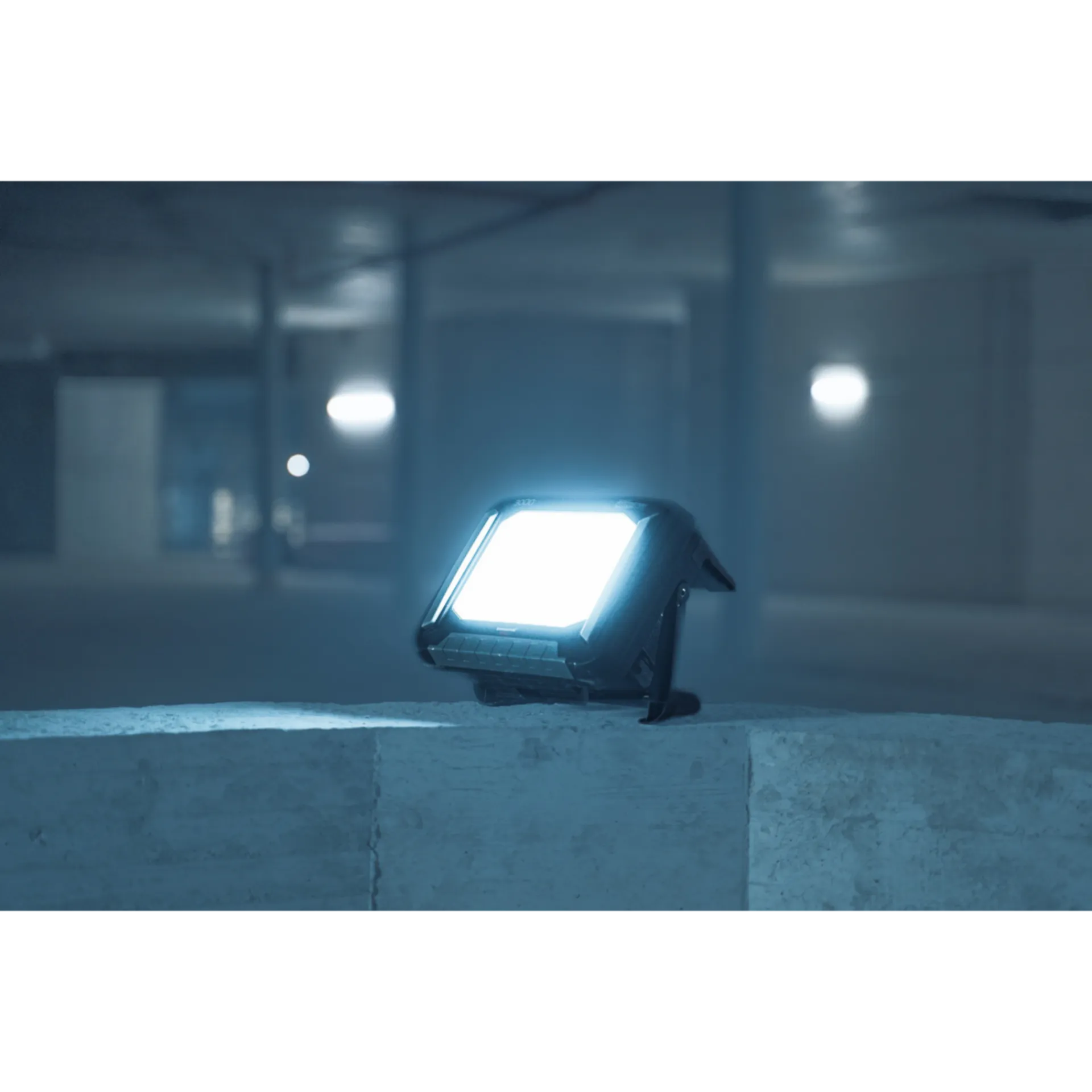 Led spot multi battery 30W 18V 3150lm IP65 dimbaar - 1173700007 Led spot multi battery 30W 18V 3150lm IP65 dimbaar - 1173700007