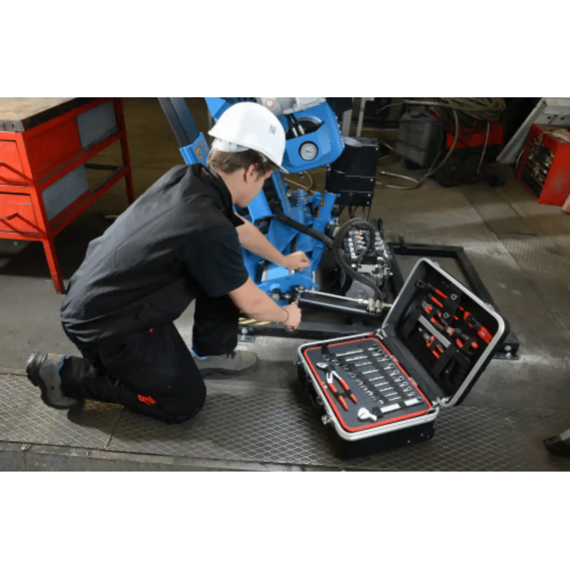 Gevulde gereedschapskoffer CP-136N