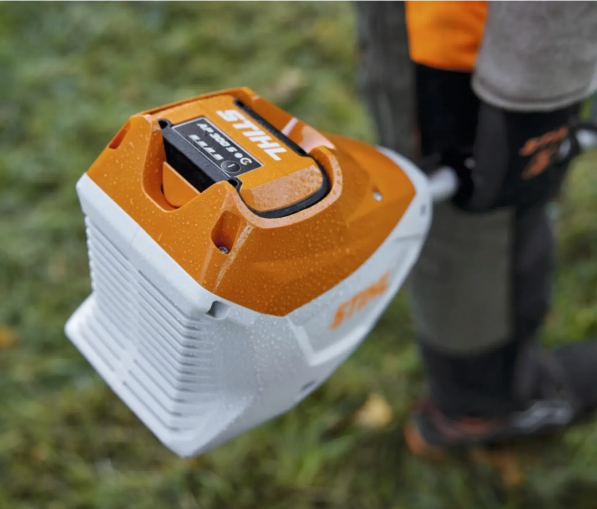 Débroussailleuse à batterie FSA 120.0 Réf. FA082000000 Débroussailleuse à batterie FSA 120.0 Réf. FA082000000