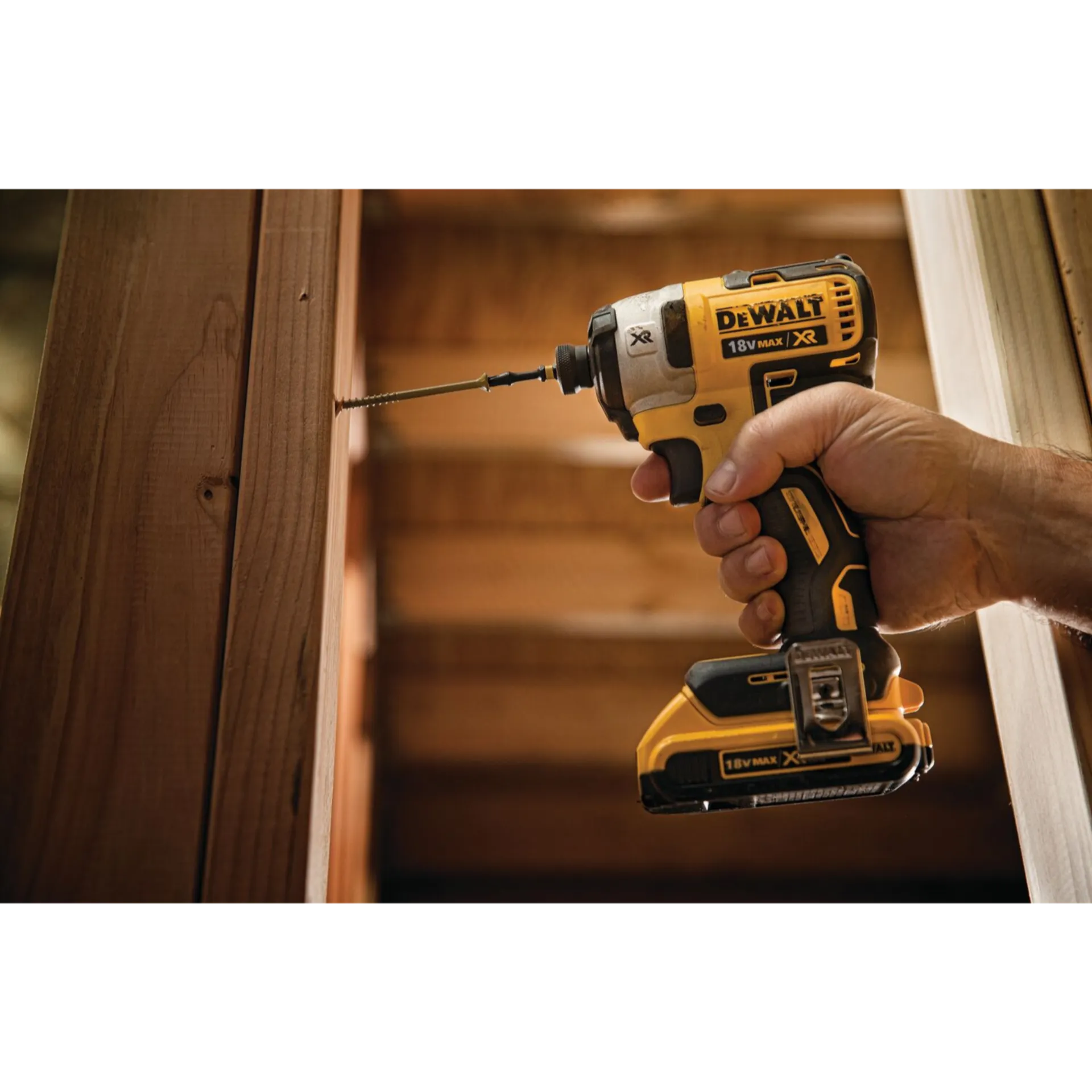 Combiset Accu 10-pack DCK1012P4 (18V - 4 X 5 Ah) Combiset Accu 10-pack DCK1012P4 (18V - 4 X 5 Ah)