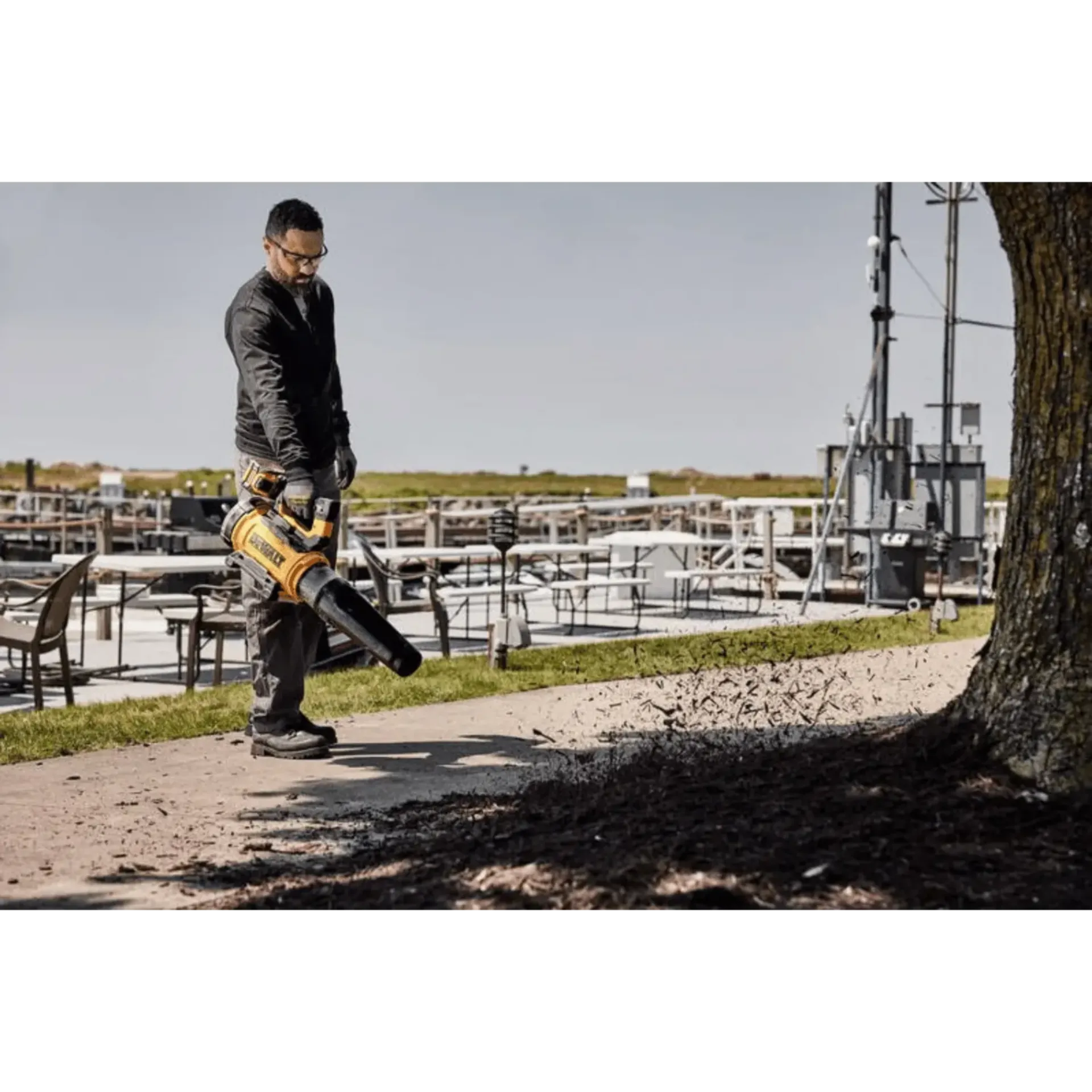 Souffleur axial sans fil 54V XR Flexvolt brushless (sans batterie) - DCMBL777N-XJ Souffleur axial sans fil 54V XR Flexvolt brushless (sans batterie) - DCMBL777N-XJ