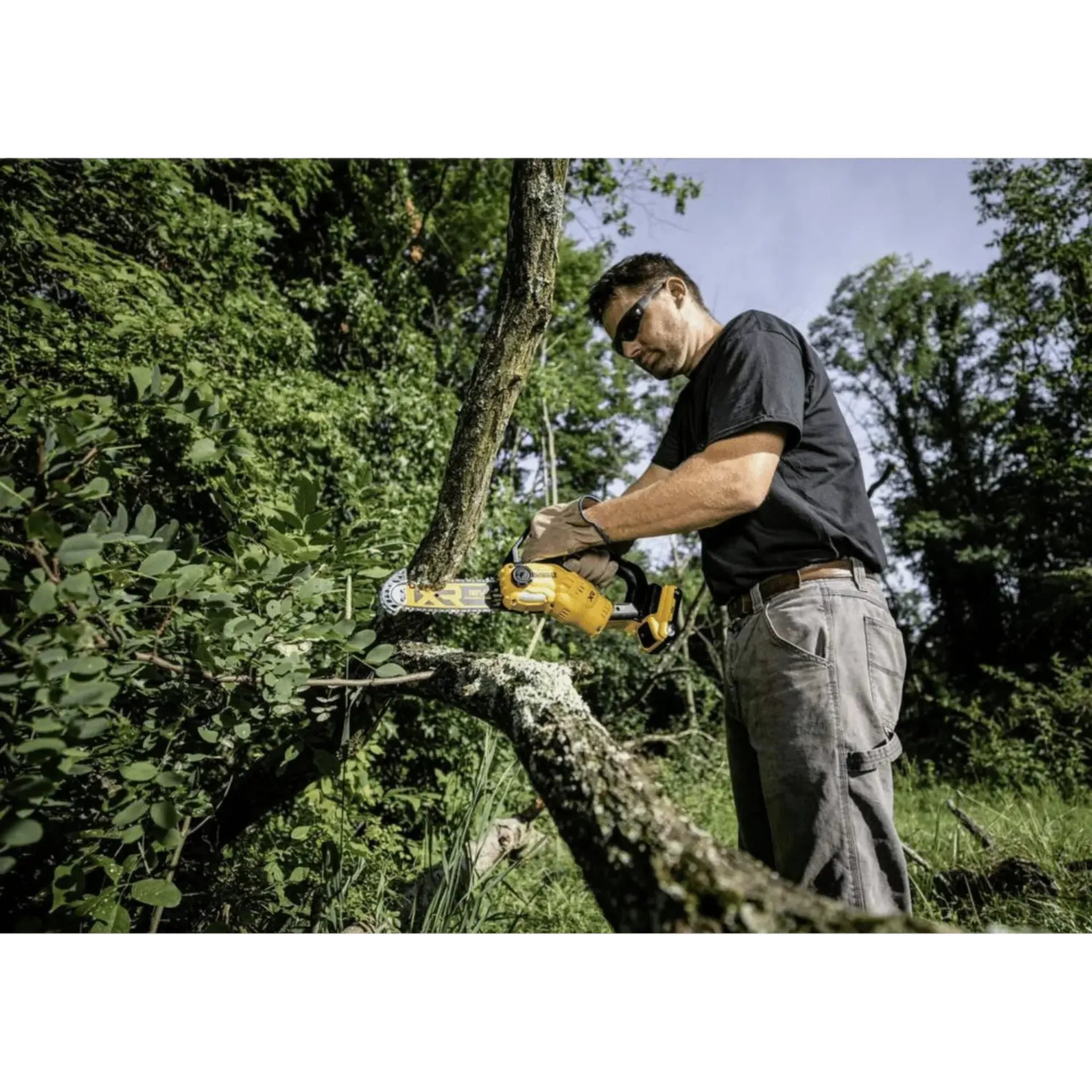 Scie d'élagage brushless 18V XR 20cm (sans batterie) - DCMPS520N-XJ Scie d'élagage brushless 18V XR 20cm (sans batterie) - DCMPS520N-XJ