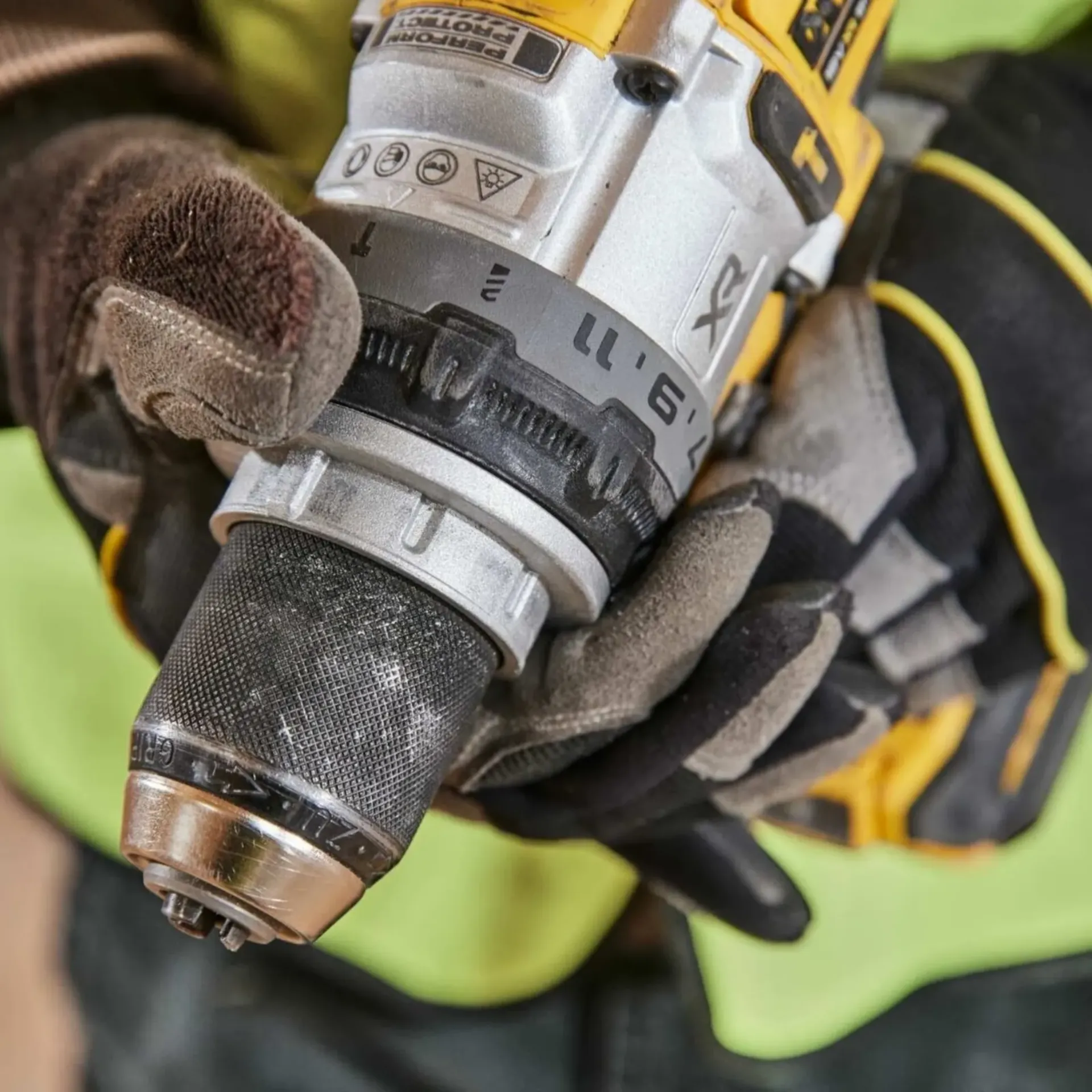 Perceuse-visseuse à percussion sans fil DCD1007NT Perceuse-visseuse à percussion sans fil DCD1007NT