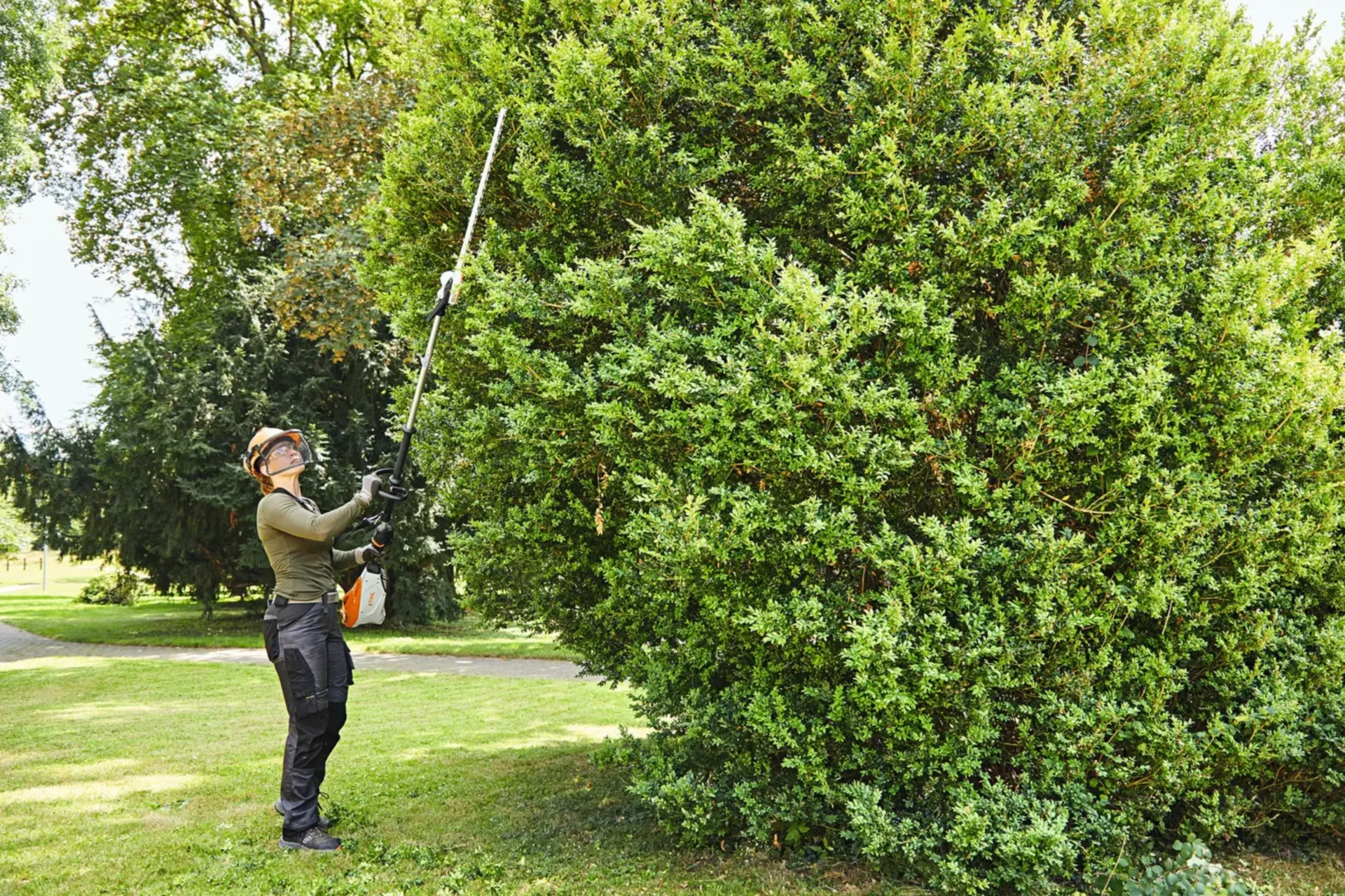 Taille-haie sur batterie 135 (sans batterie/chargeur) Taille-haie sur batterie 135 (sans batterie/chargeur)