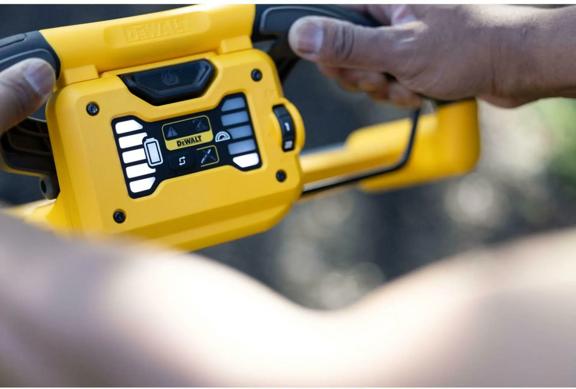 DCMWSP660N-XJ Tondeuse à gazon sans fil 54V (53 cm, autotractée, Sans accu)
