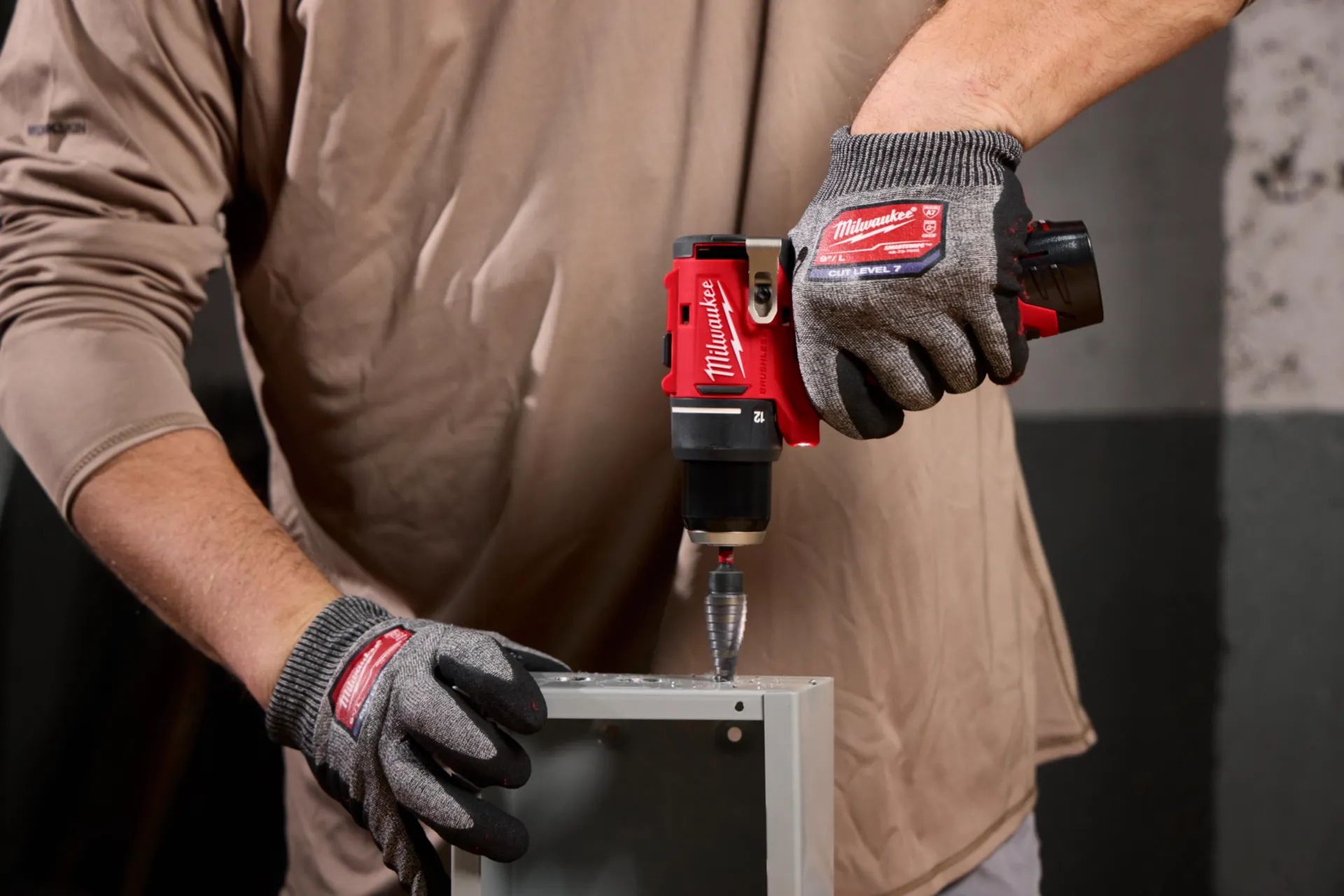 M12BLDDRC-201B Perceuse-visseuse sur batterie 12 V (40 Nm, mandrin 10 mm, 137 mm)