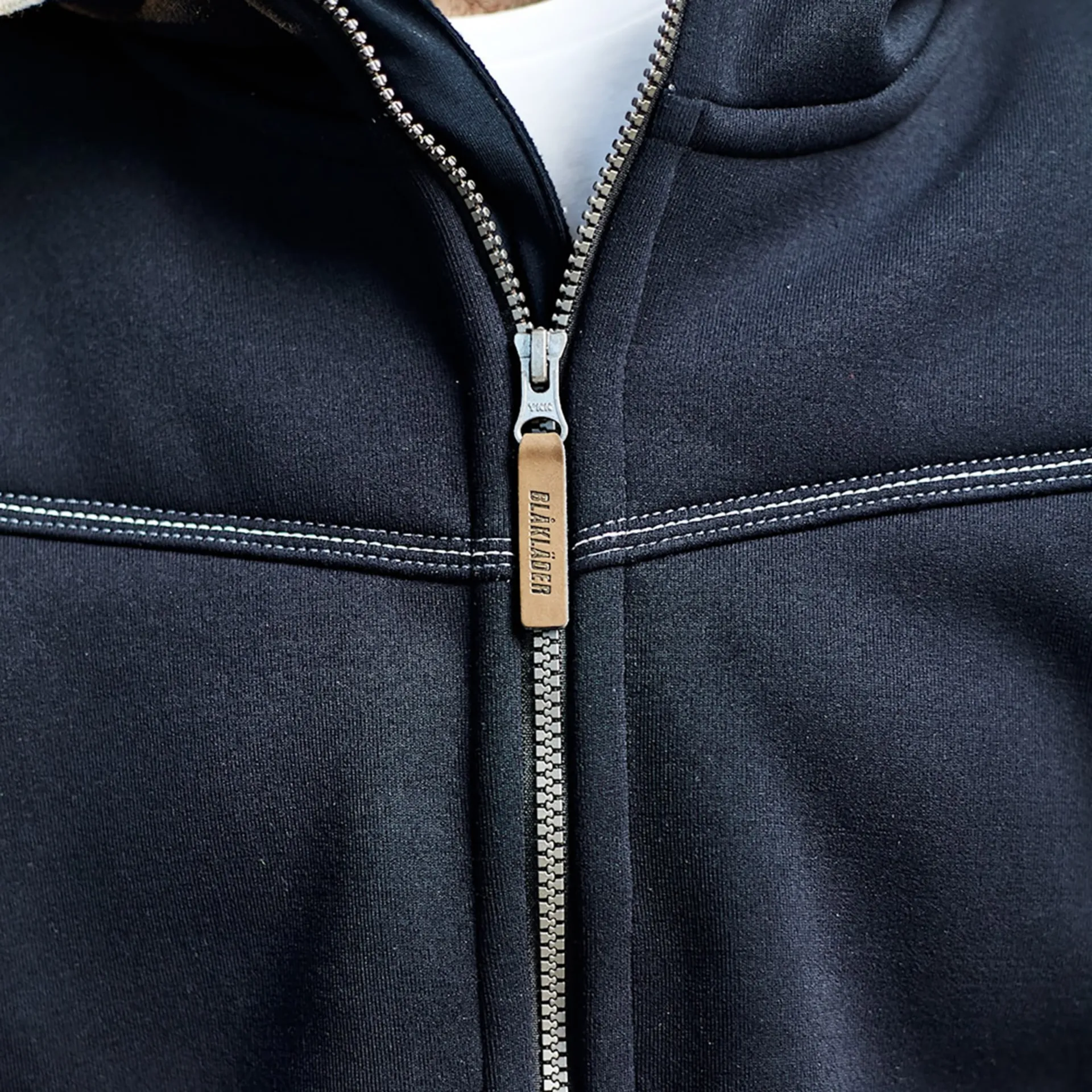 Sweat à capuche avec doublure chaude 4933/2514/9900 - noir - m